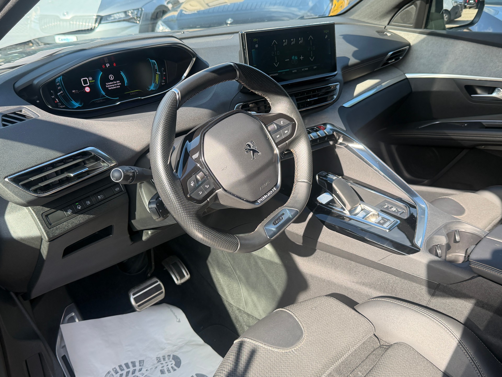 PEUGEOT 3008 225e Hybrid2 GT EAT8-image-1