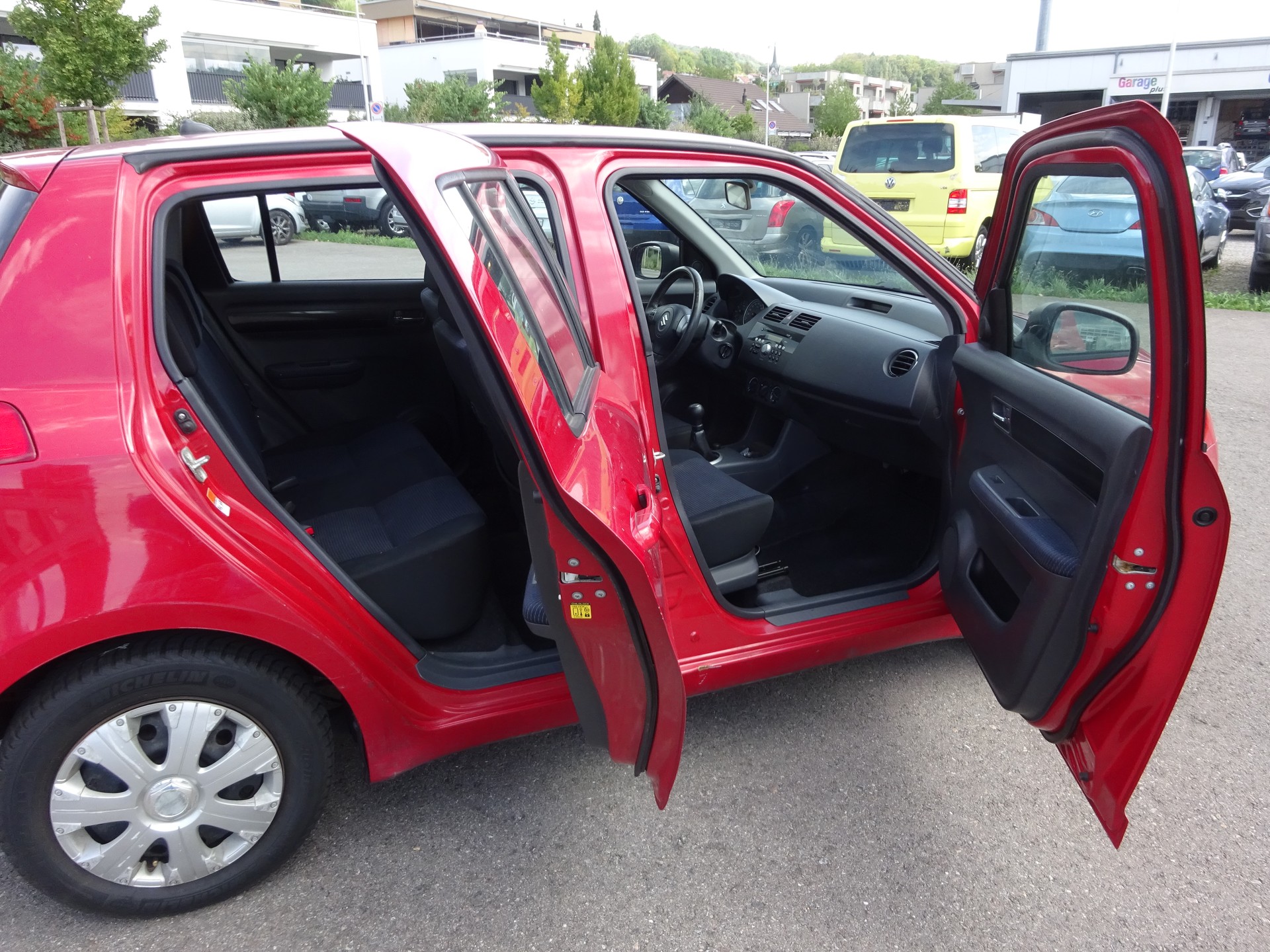 SUZUKI Swift 1.3i 16V GL-image-5