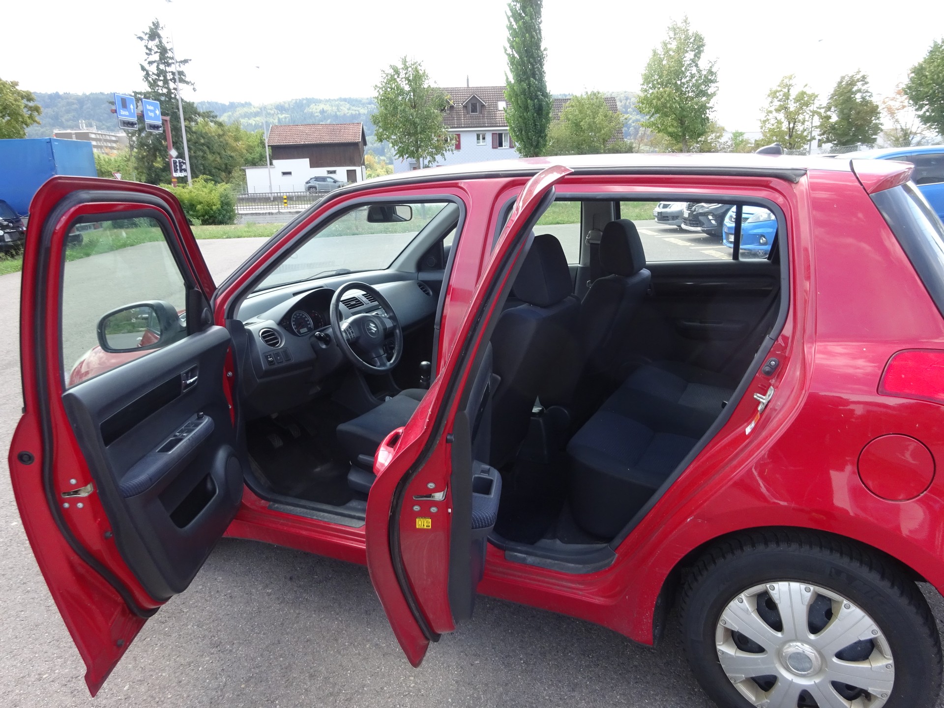 SUZUKI Swift 1.3i 16V GL-image-9