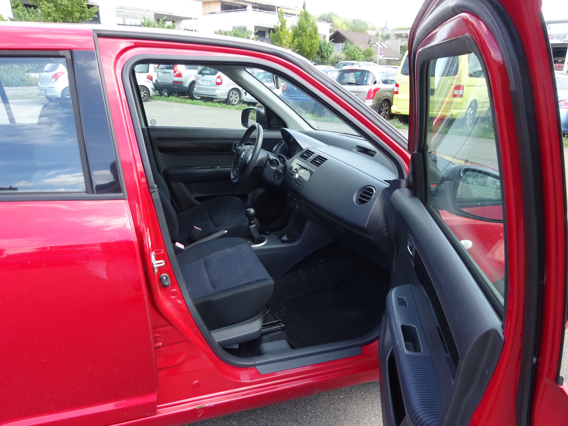 SUZUKI Swift 1.3i 16V GL-image-4