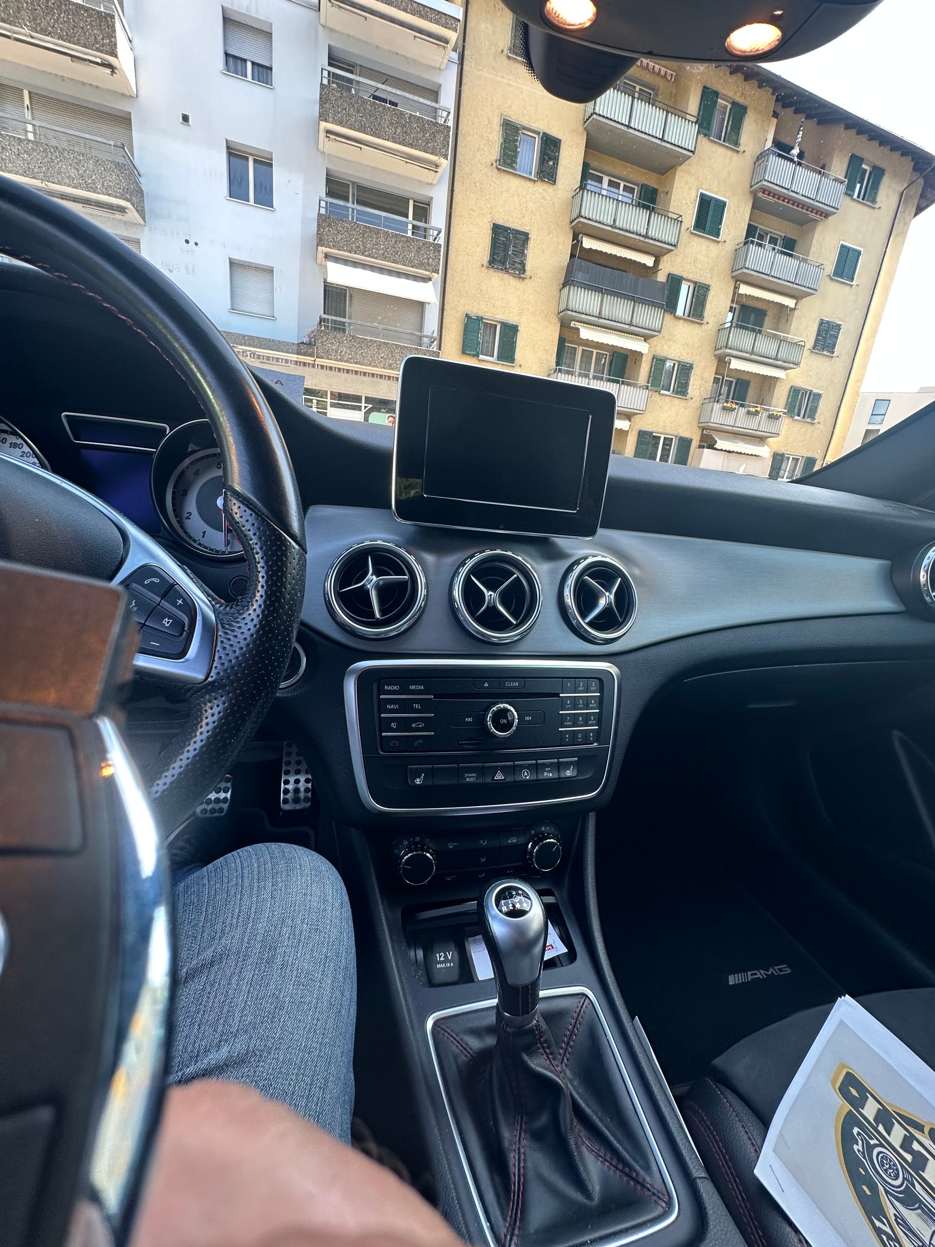 MERCEDES-BENZ GLA 250-image-5