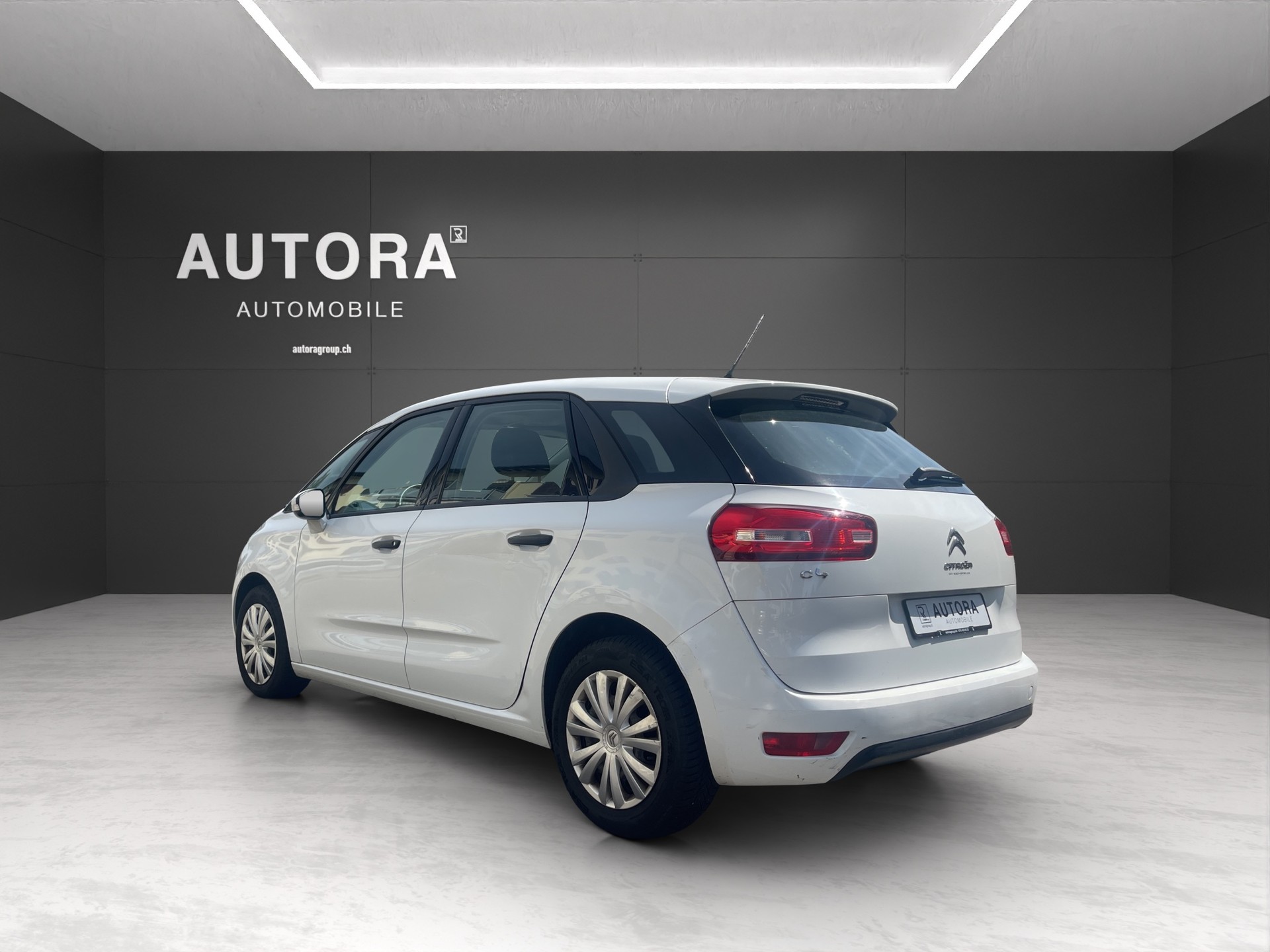 CITROEN C4 Picasso 1.6i 16V Attraction-image-2