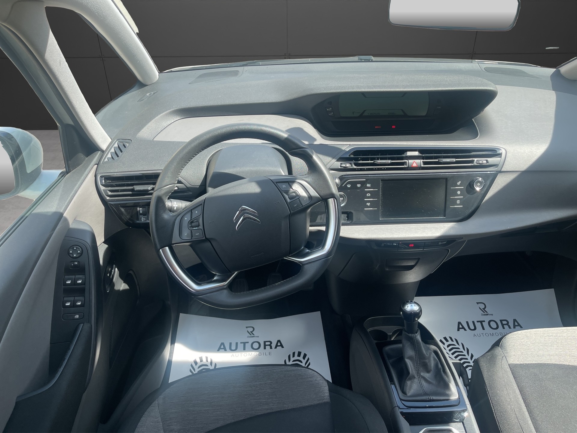 CITROEN C4 Picasso 1.6i 16V Attraction-image-7