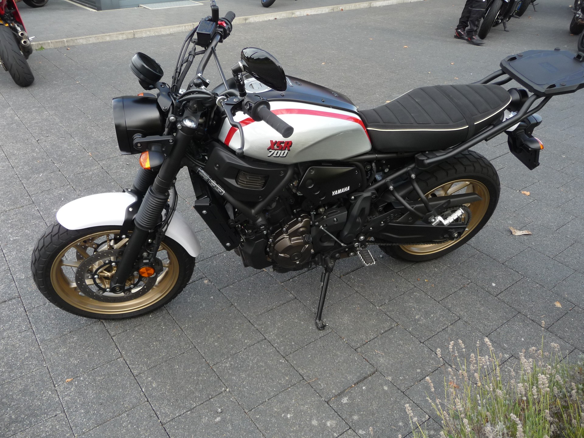 YAMAHA XSR 700 XTribute-showroom-element-3