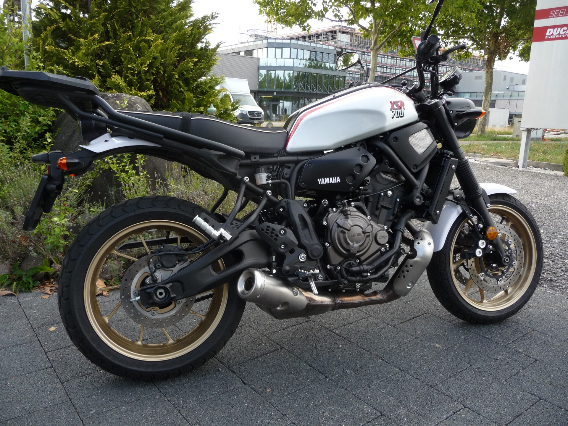 YAMAHA XSR 700 XTribute