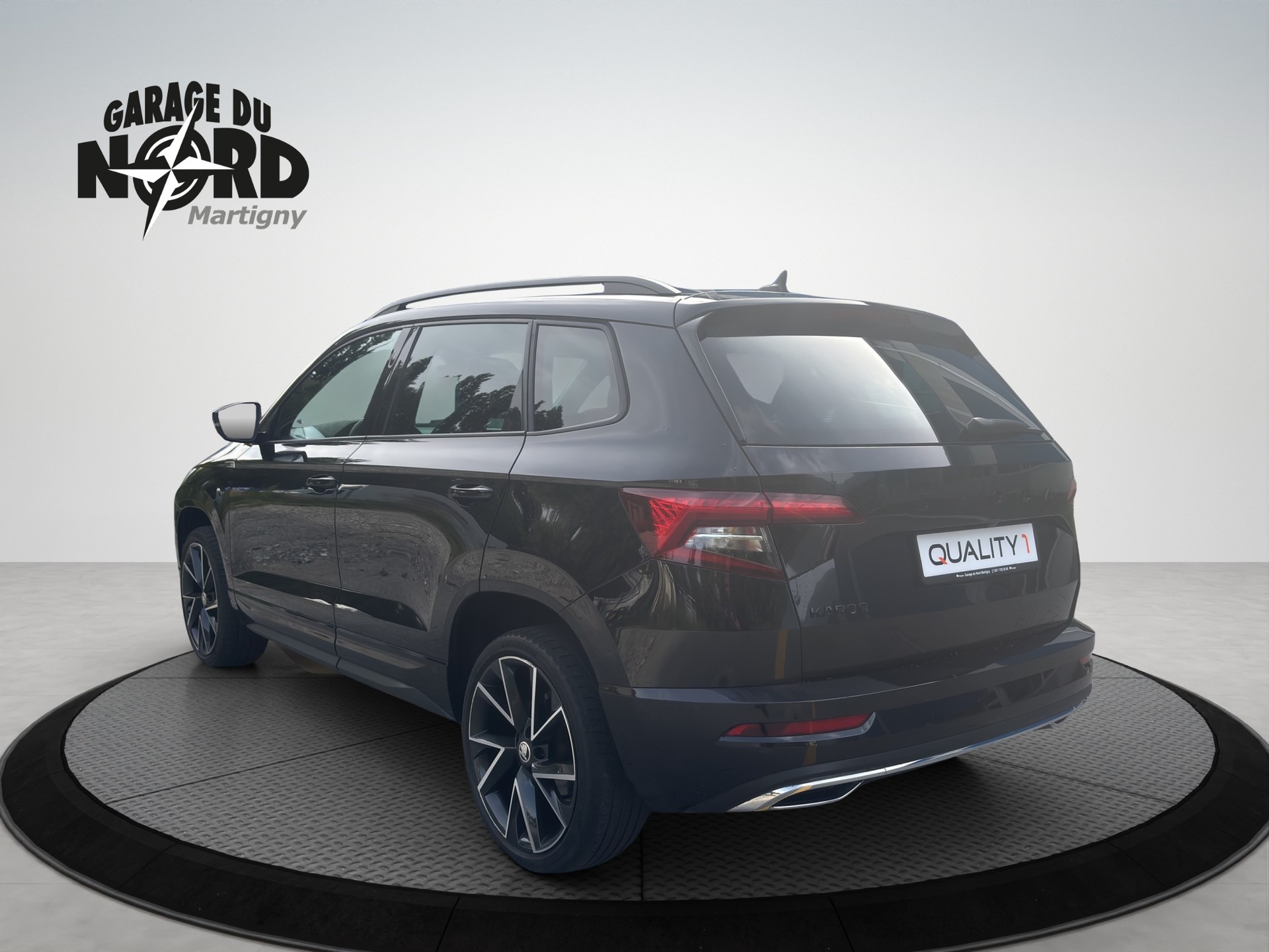 SKODA Karoq 1.5 TSI ACT SportLine DSG-showroom-element-3