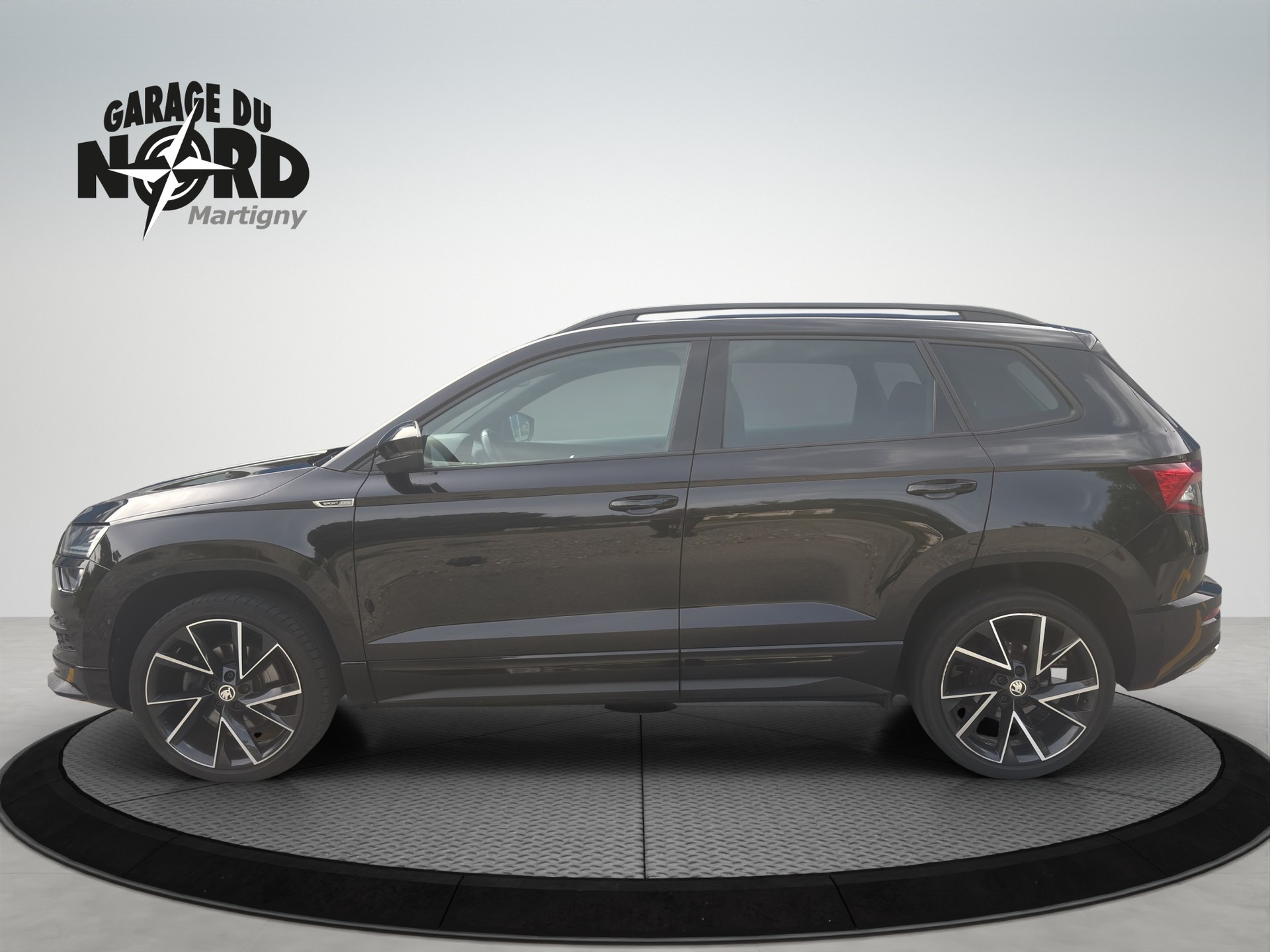SKODA Karoq 1.5 TSI ACT SportLine DSG-showroom-element-2