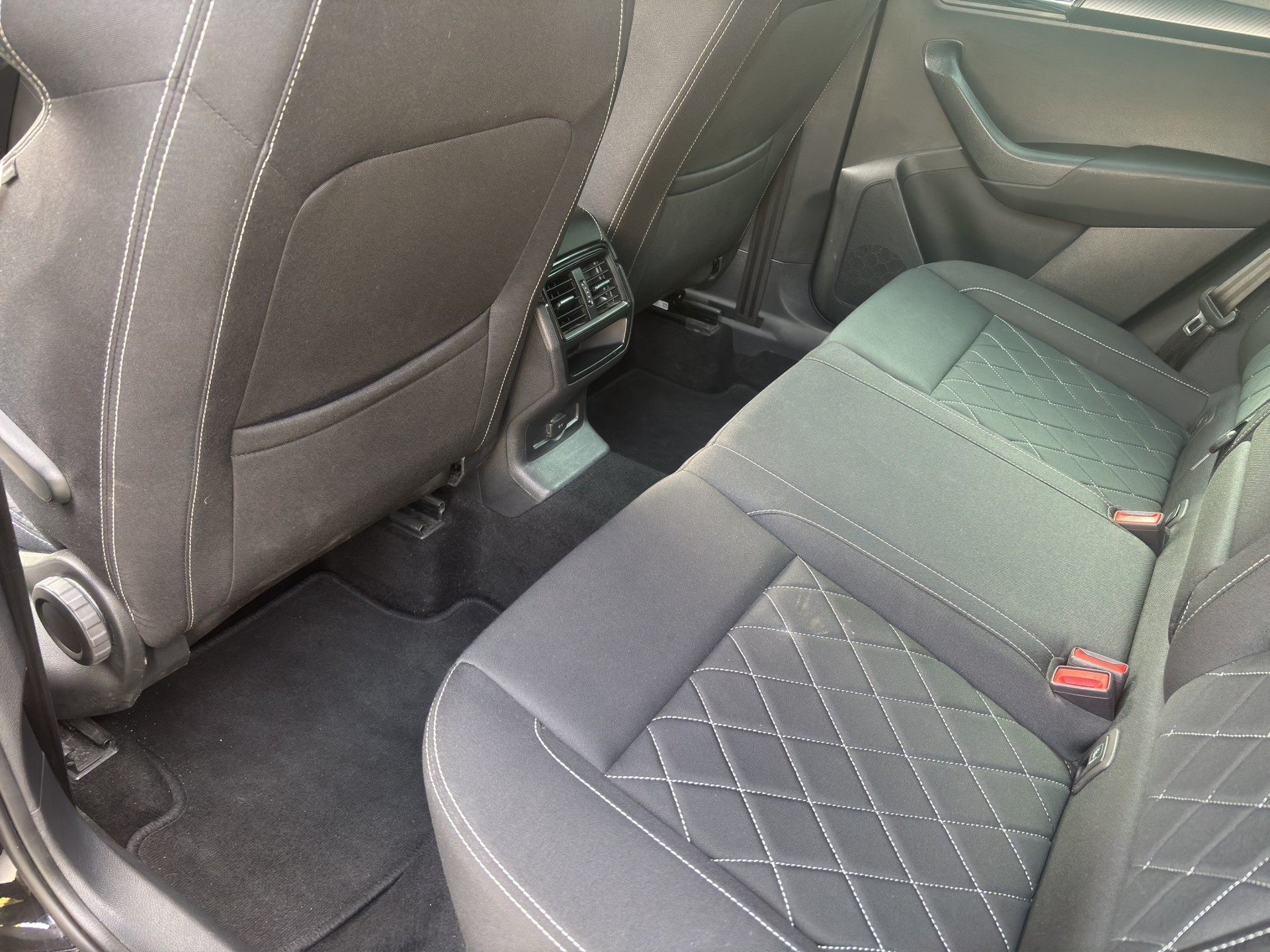 SKODA Karoq 1.5 TSI ACT SportLine DSG-image-10