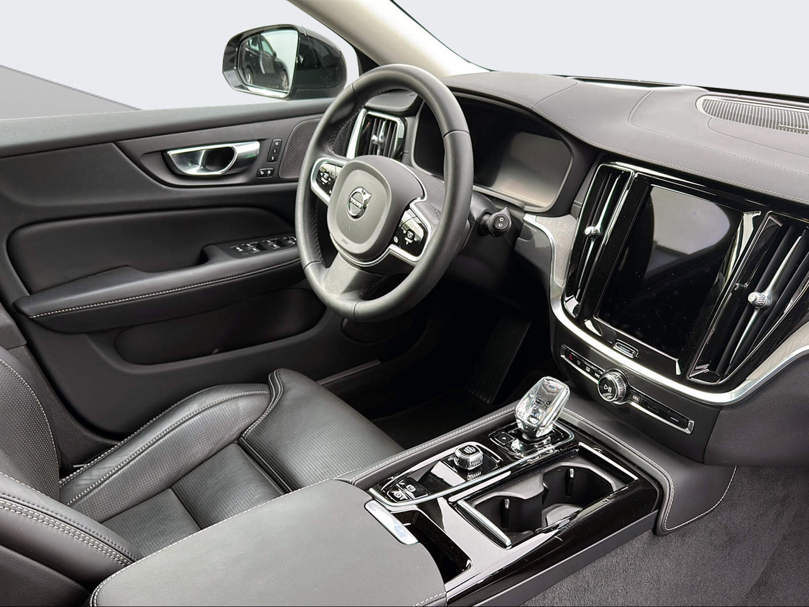 VOLVO V60 2.0 T6 TE Ultimate Dark eAWD-image-14
