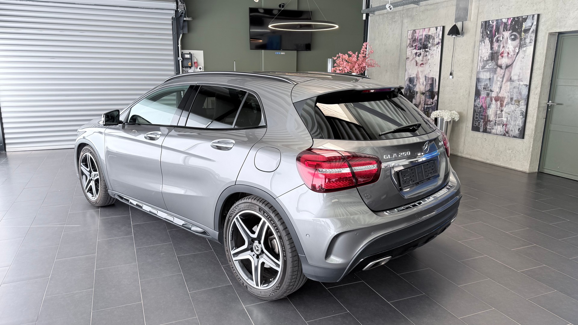 MERCEDES-BENZ GLA 250 AMG Line 4m-image-17