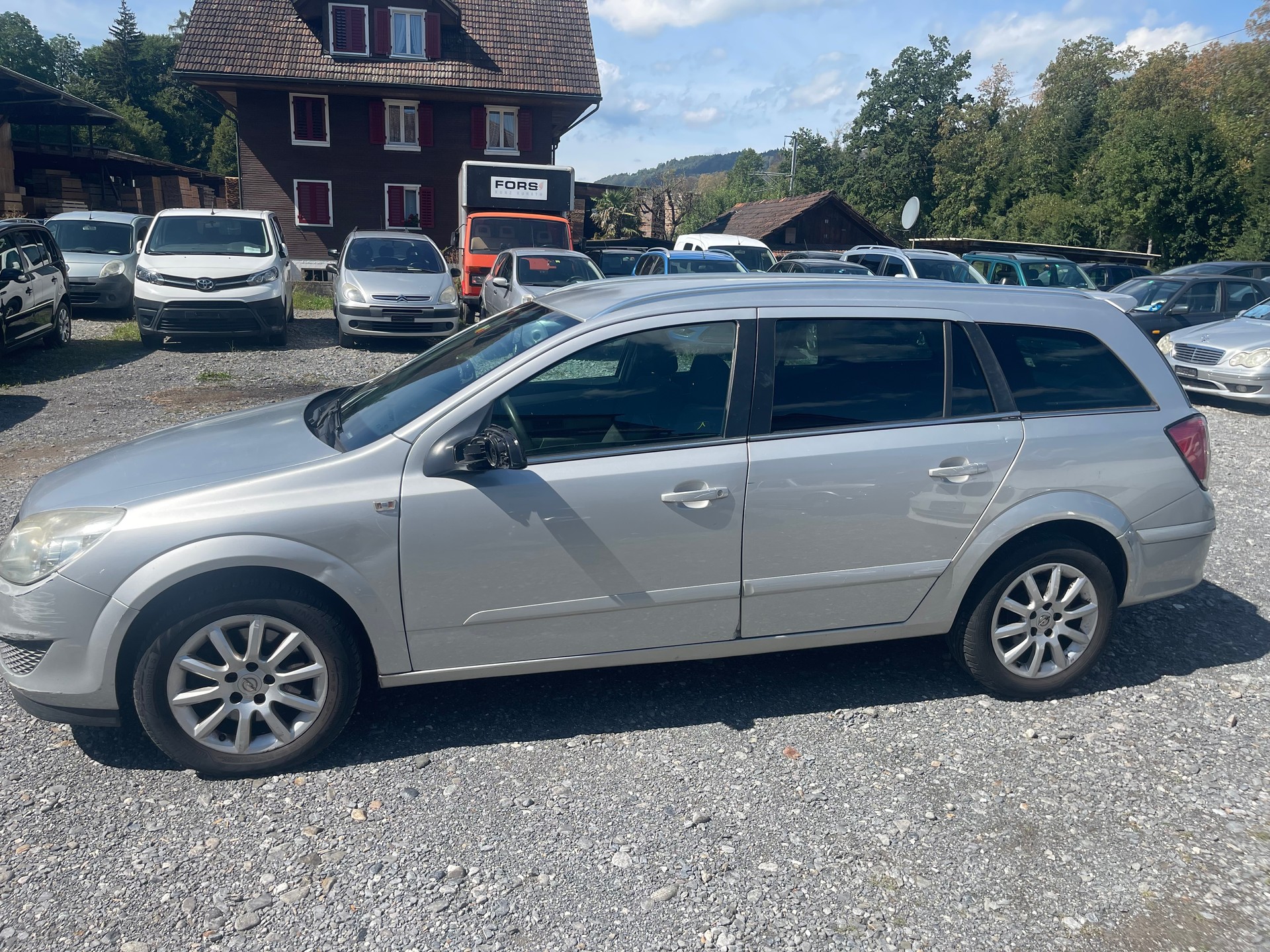OPEL Astra Caravan 1.9 CDTi Enjoy-image-8