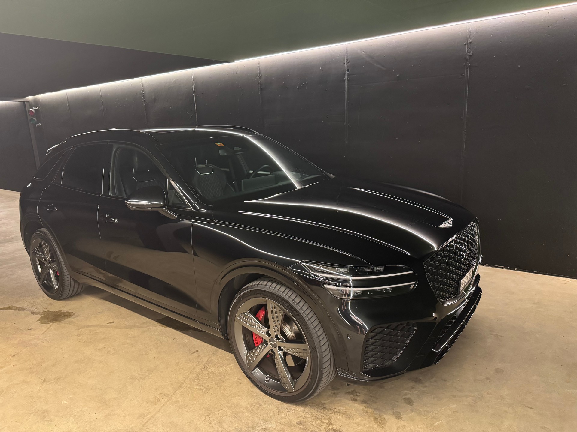 GENESIS 2.5T Sport full option-image-0
