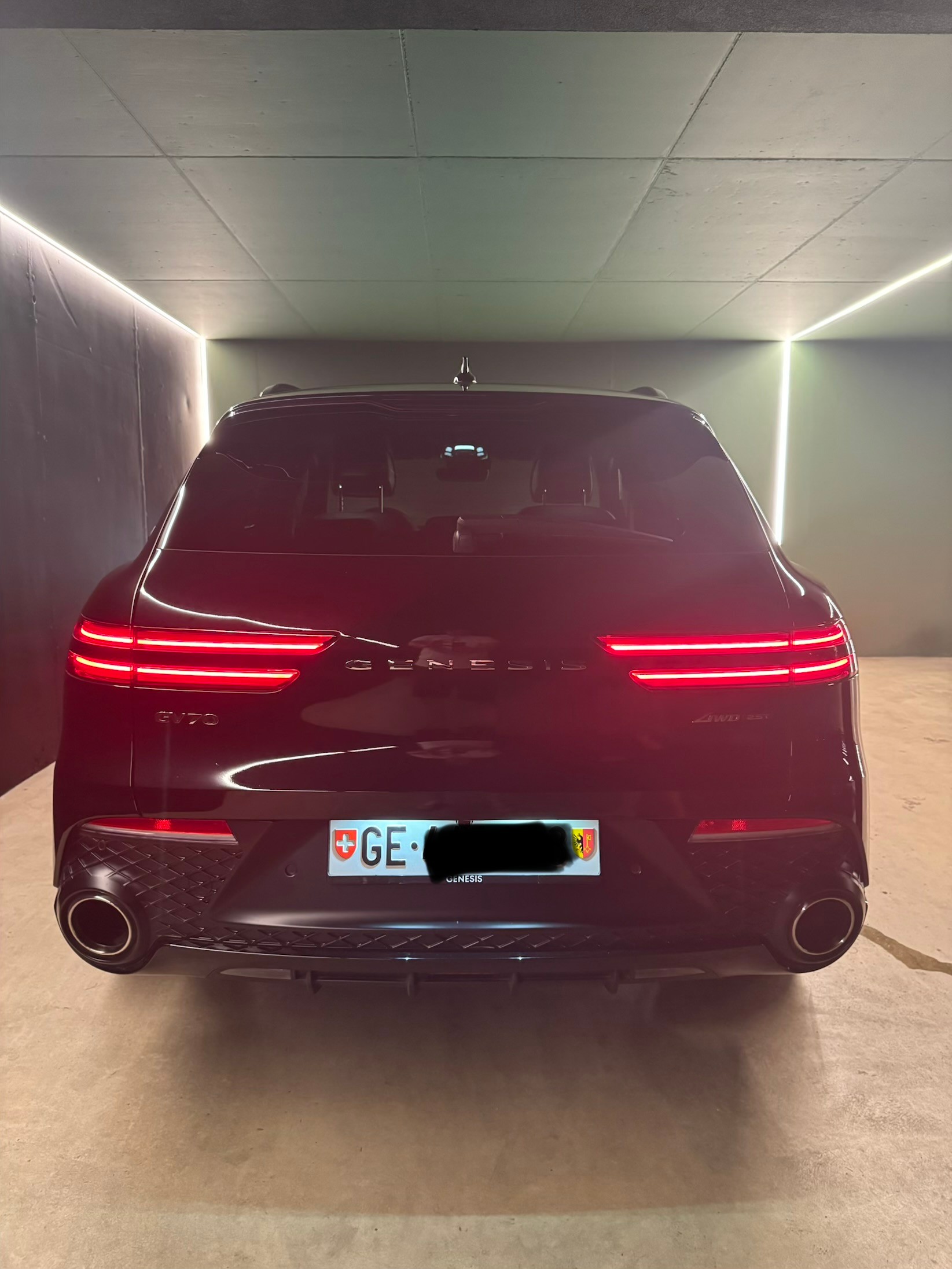 GENESIS 2.5T Sport full option-image-11