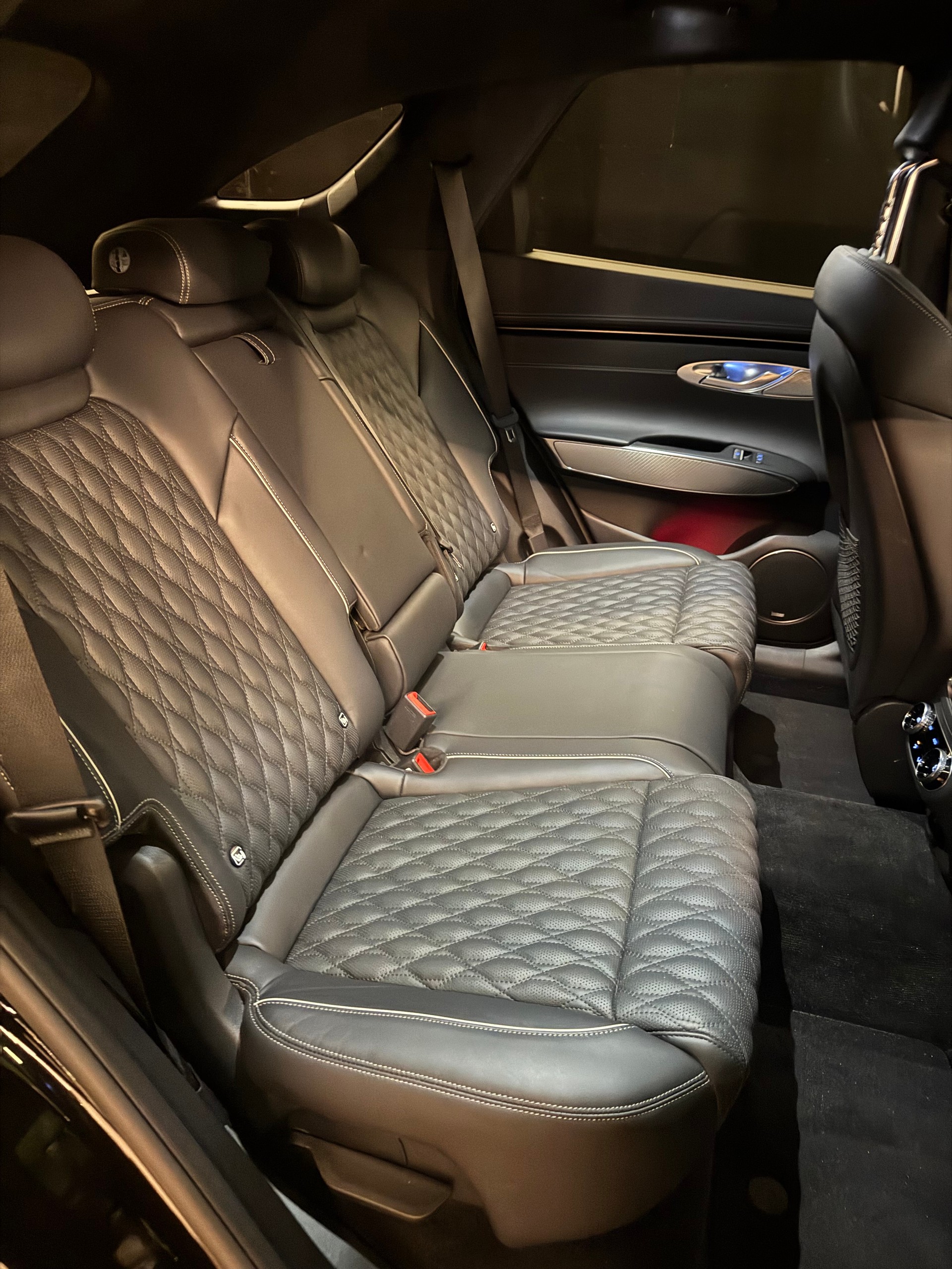 GENESIS 2.5T Sport full option-image-10