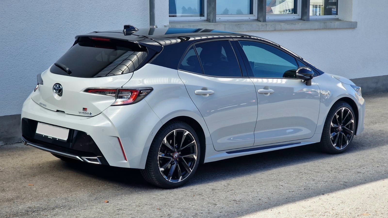 TOYOTA Corolla 2.0 HSD GR-S e-CVT-image-3