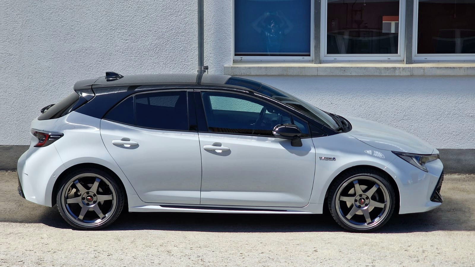 TOYOTA Corolla 2.0 HSD GR-S e-CVT-image-1