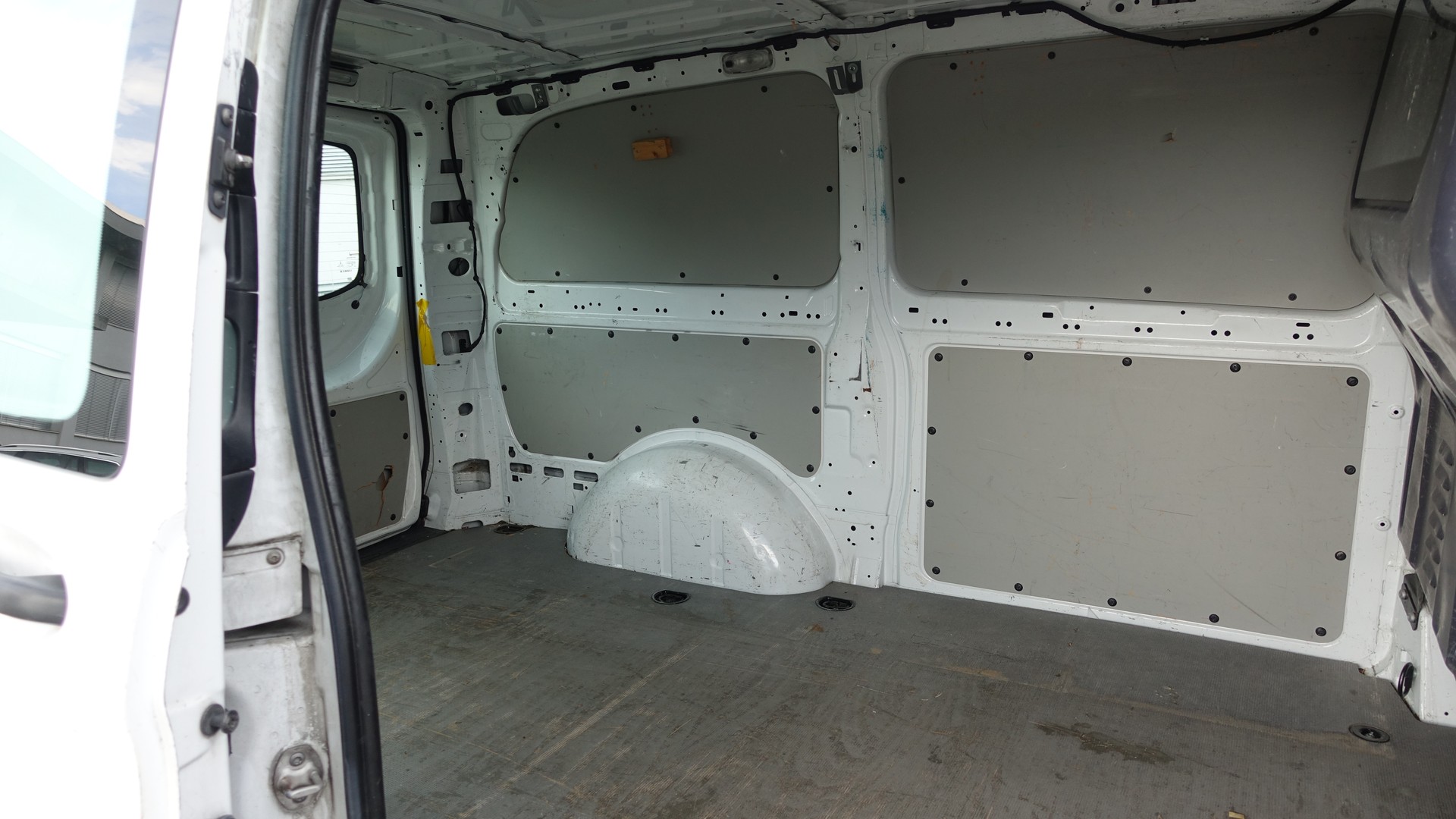 MERCEDES-BENZ VITO 116CDI LANG VERSION-image-10