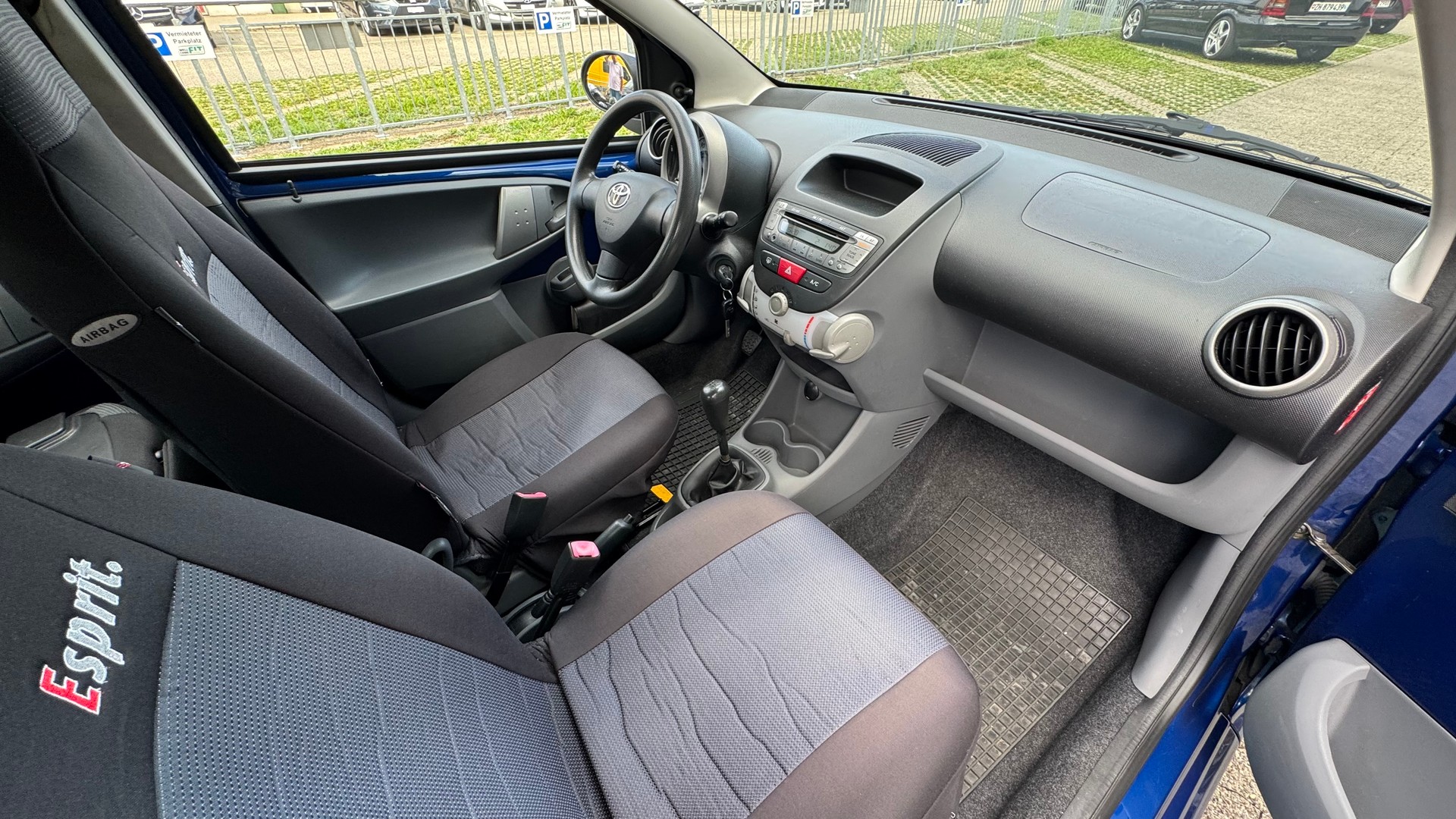TOYOTA Aygo 1.0 Linea Terra-image-7
