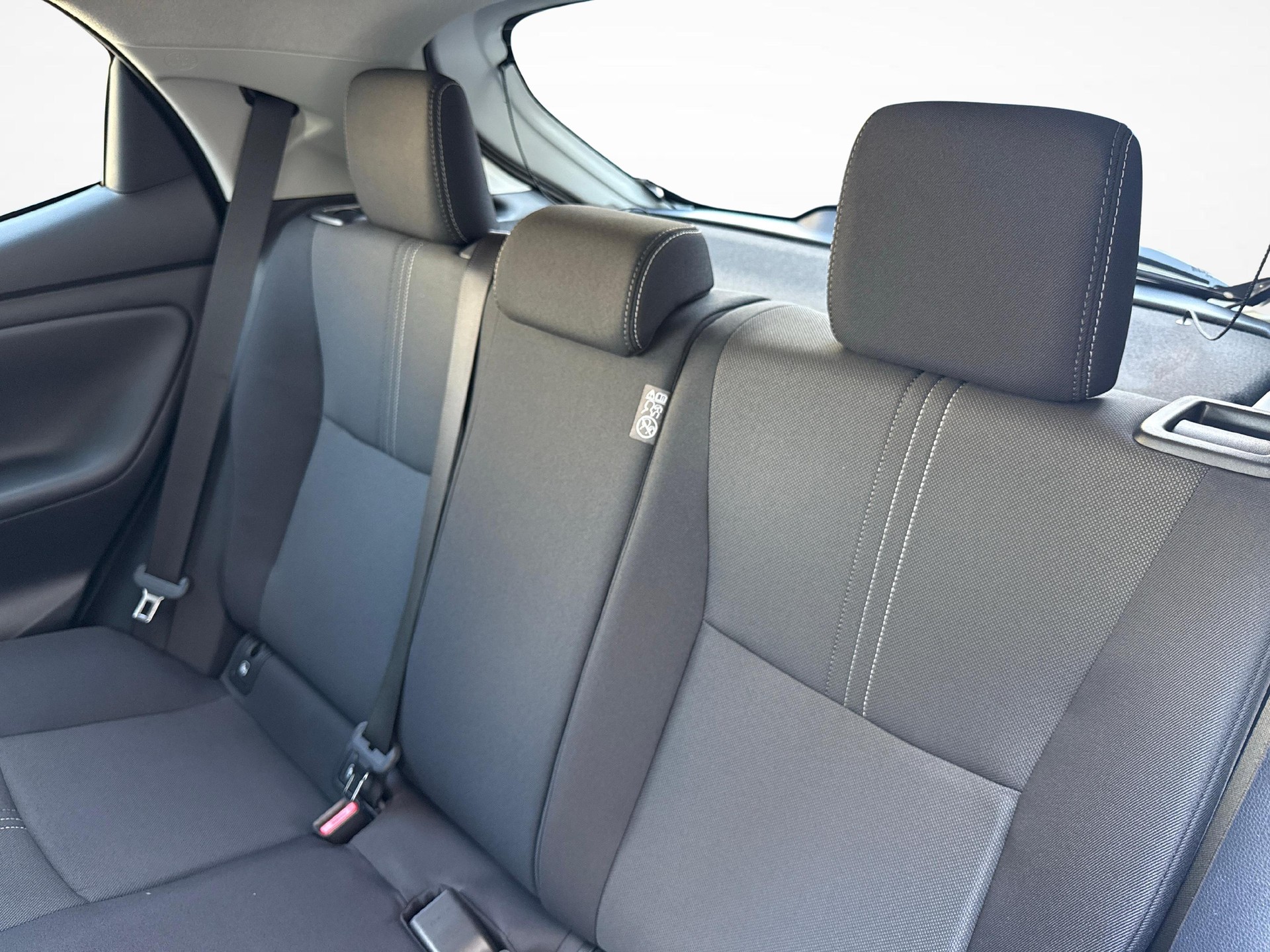 TOYOTA Yaris 1.5 VVT-i HSD Trend-image-10