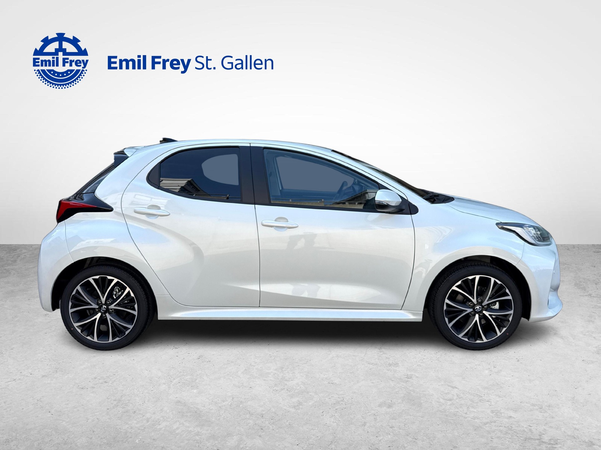 TOYOTA Yaris 1.5 VVT-i HSD Trend-image-5
