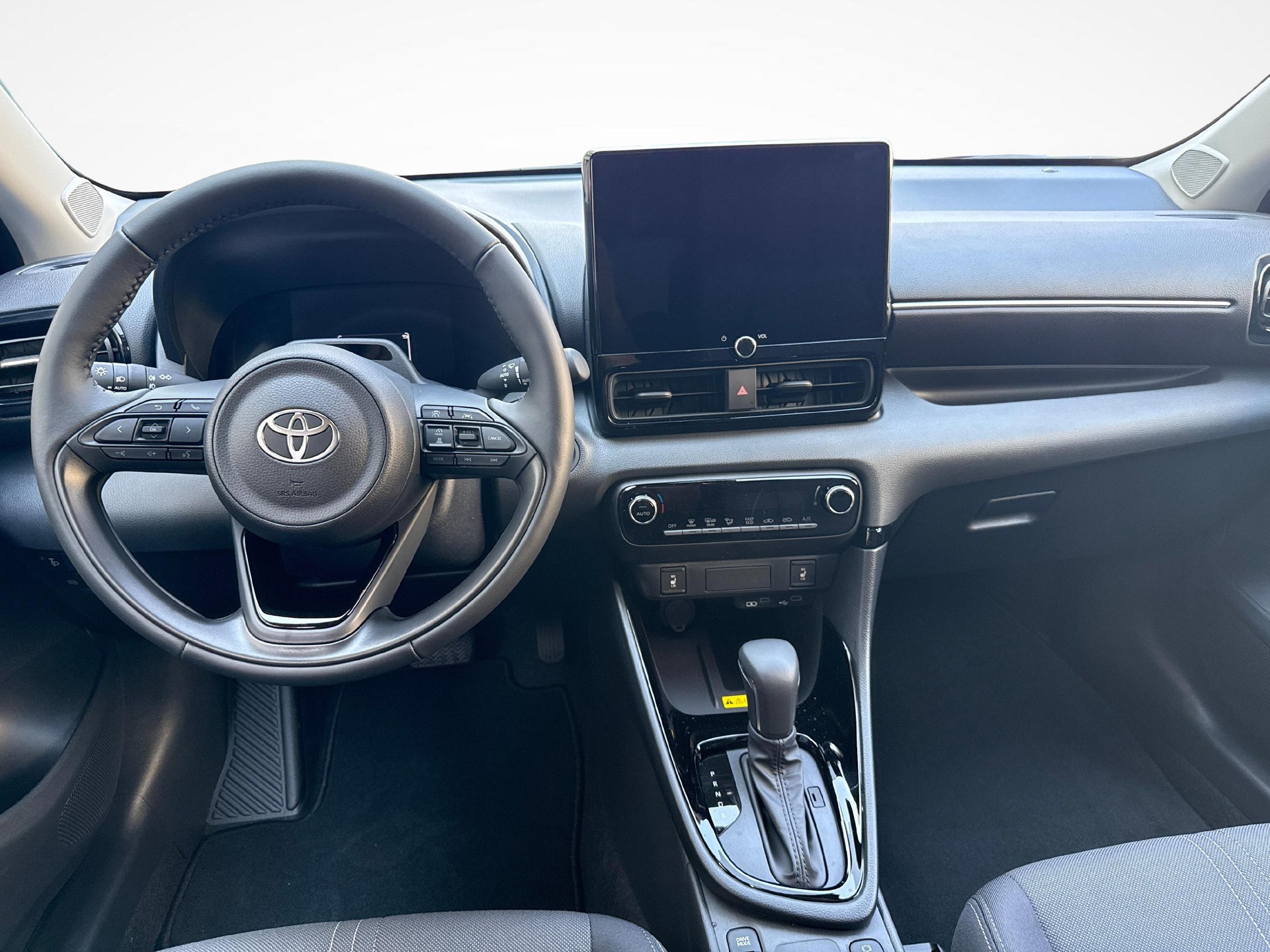 TOYOTA Yaris 1.5 VVT-i HSD Trend-image-8