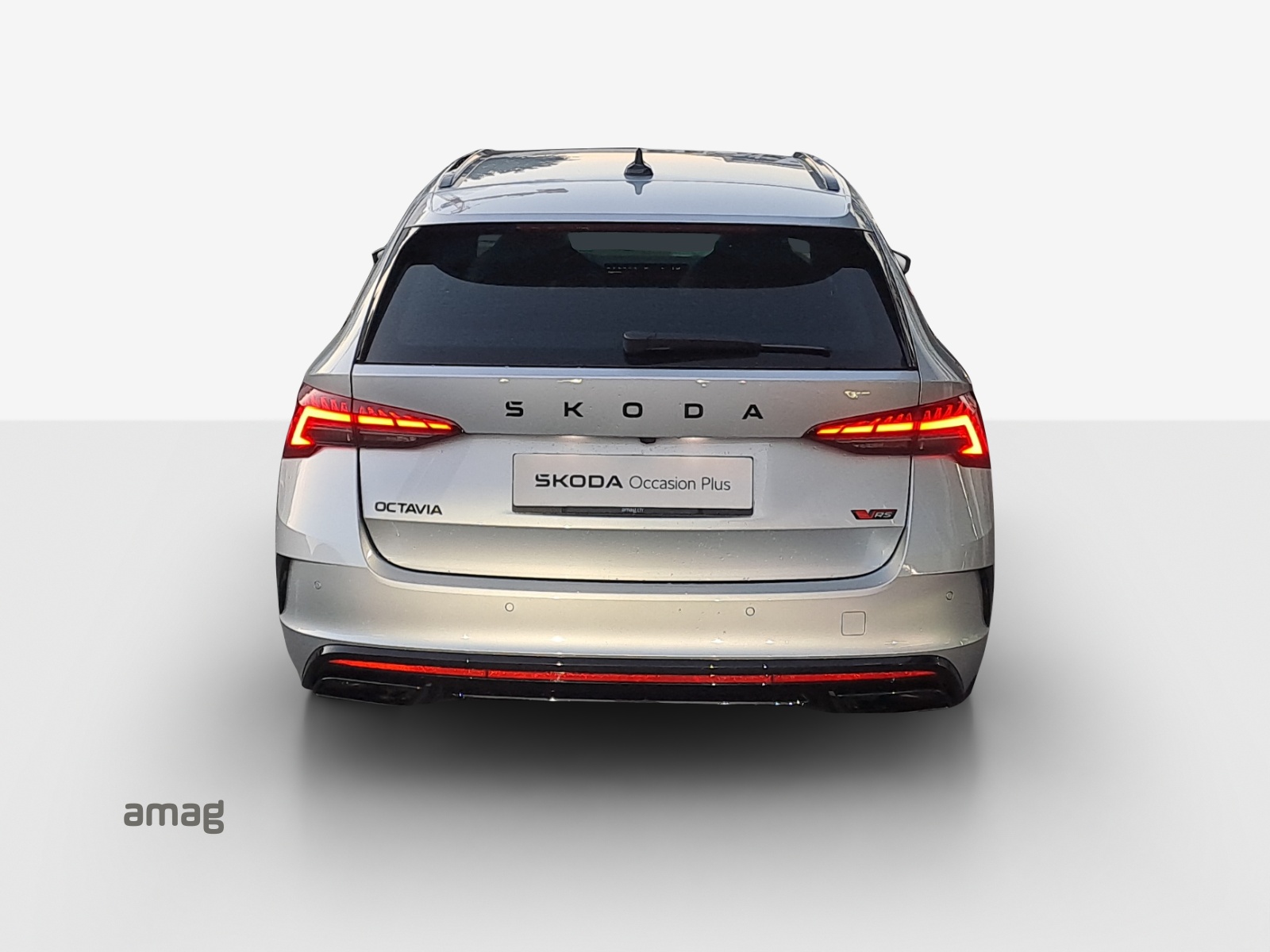 SKODA Octavia Combi 2.0 TSI DSG RS-image-3
