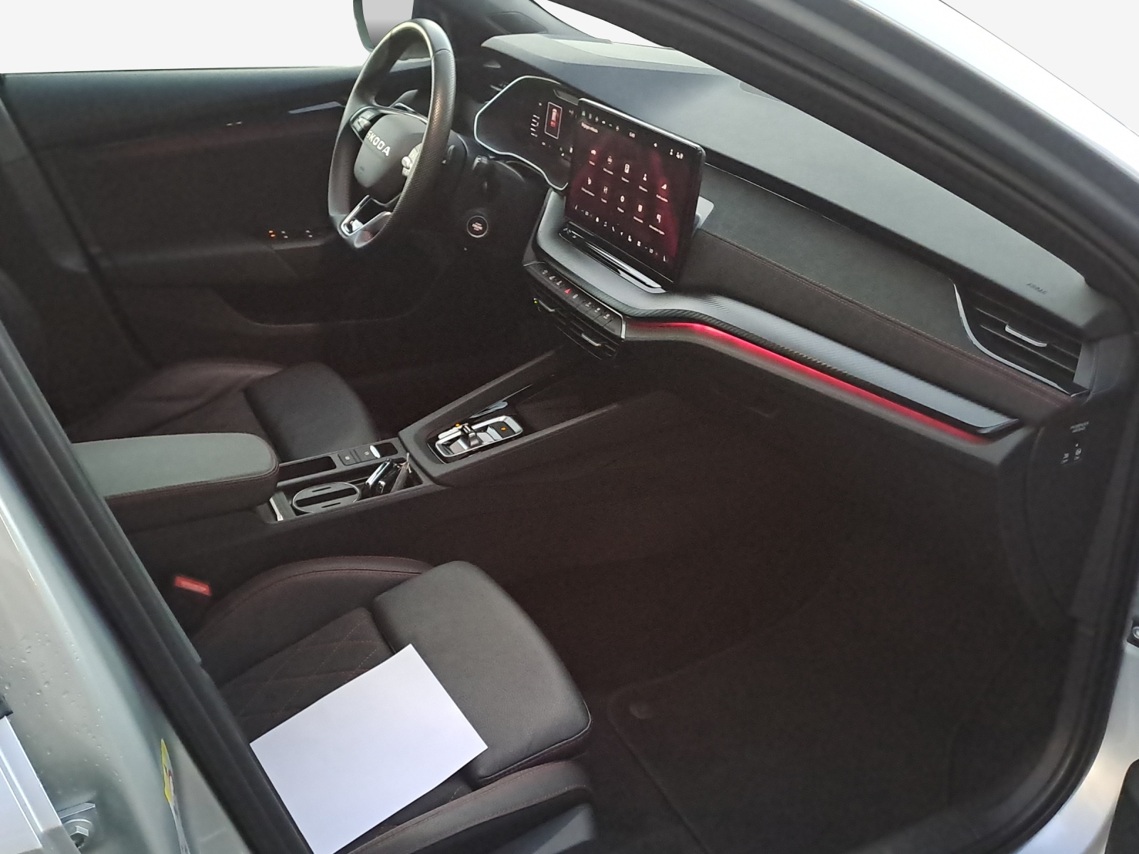 SKODA Octavia Combi 2.0 TSI DSG RS-image-13