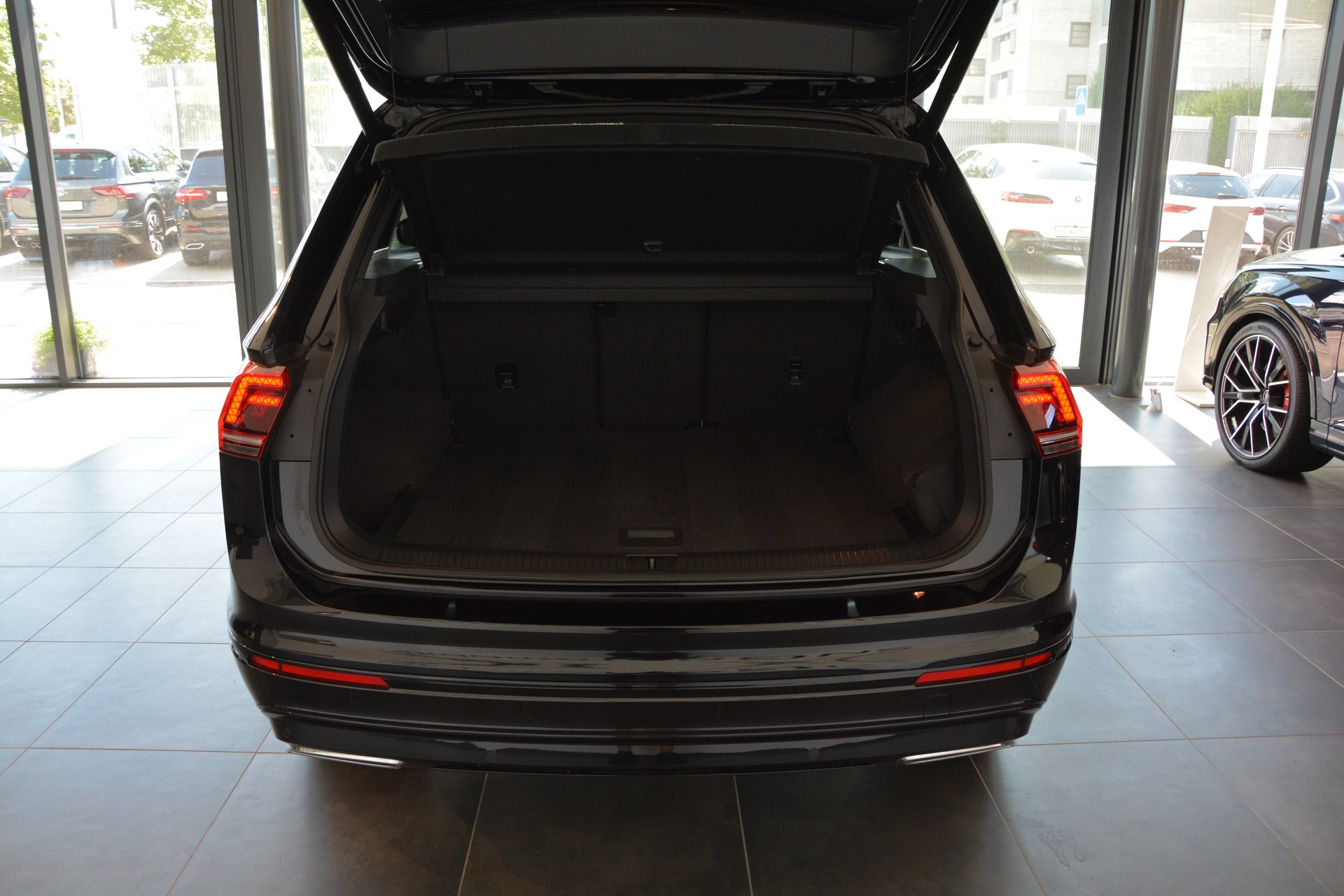 VW Tiguan 2.0TSI Highline 4Motion DSG-image-15