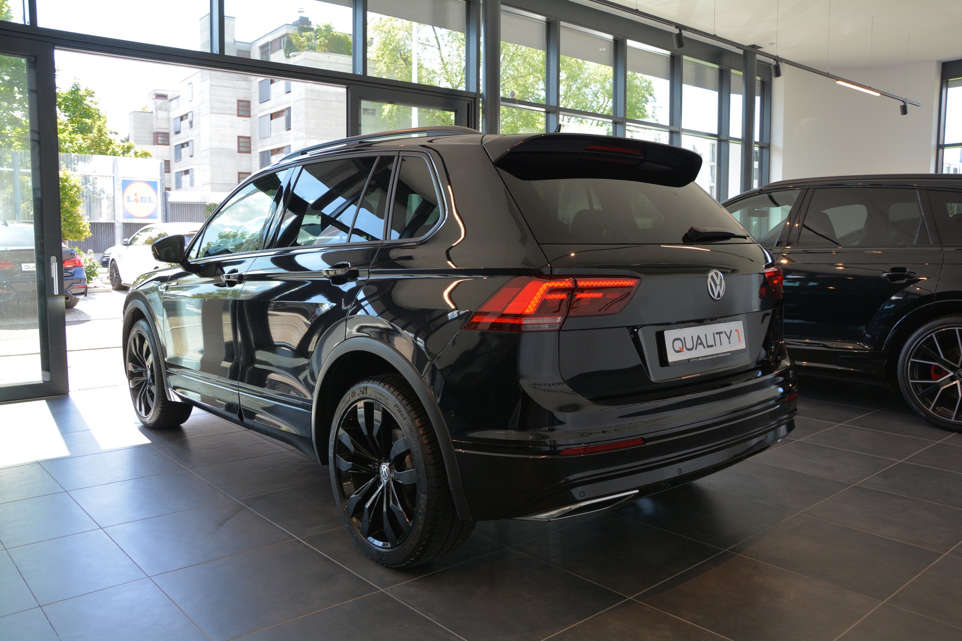 VW Tiguan 2.0TSI Highline 4Motion DSG-image-4