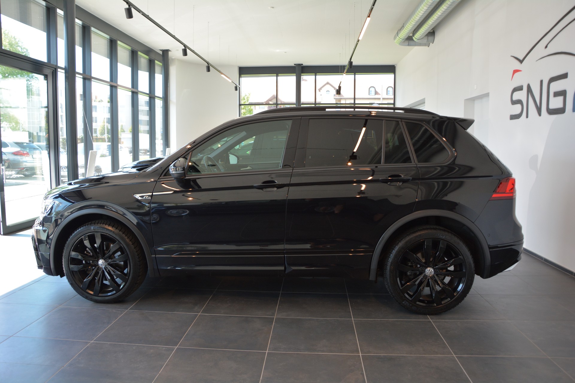 VW Tiguan 2.0TSI Highline 4Motion DSG-image-2