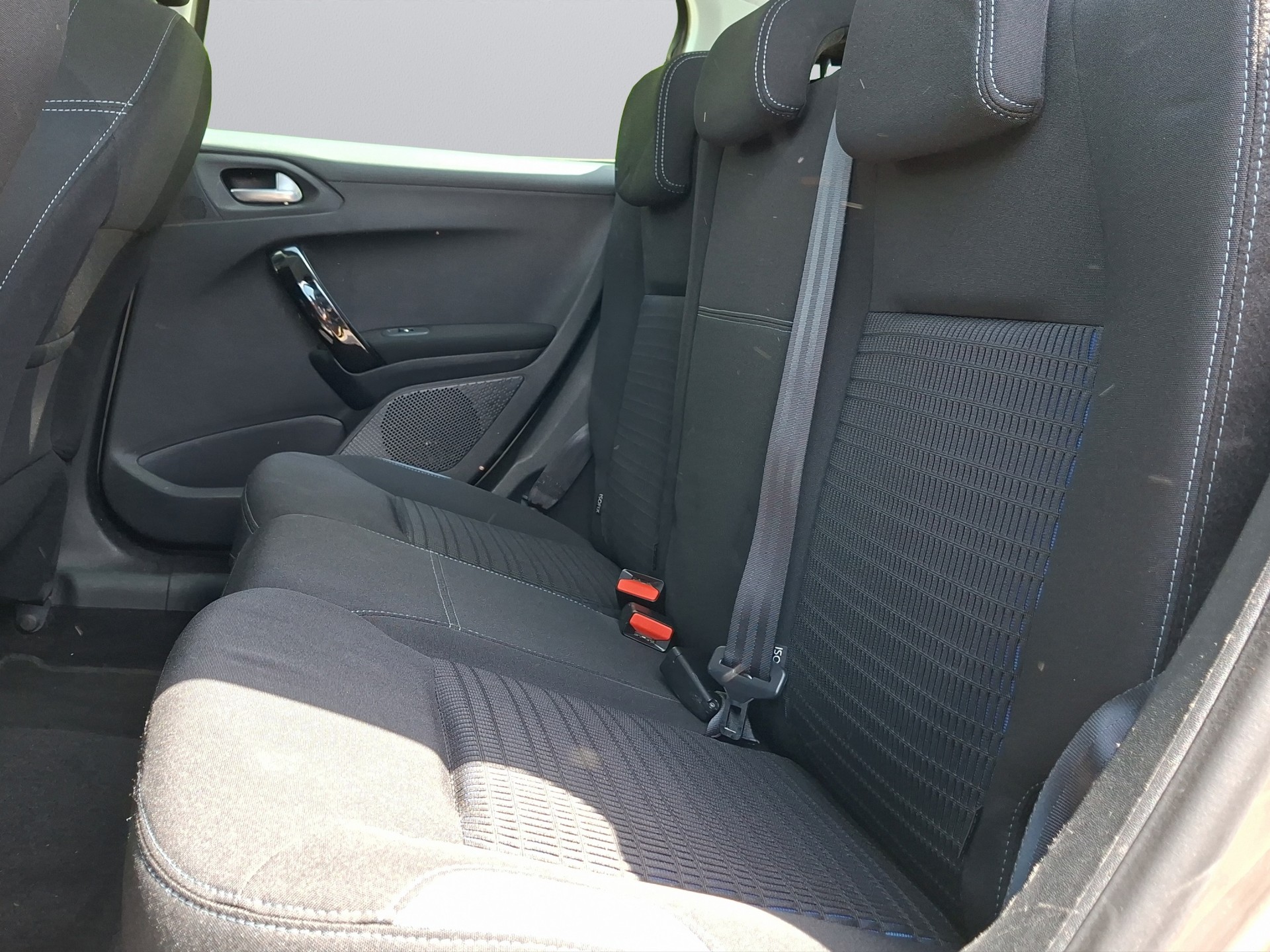 PEUGEOT 208 1.6 VTI Allure-image-14