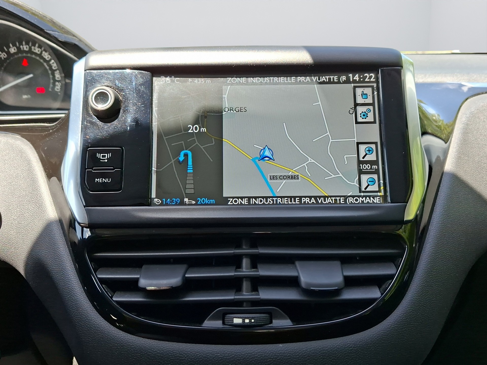 PEUGEOT 208 1.6 VTI Allure-image-13