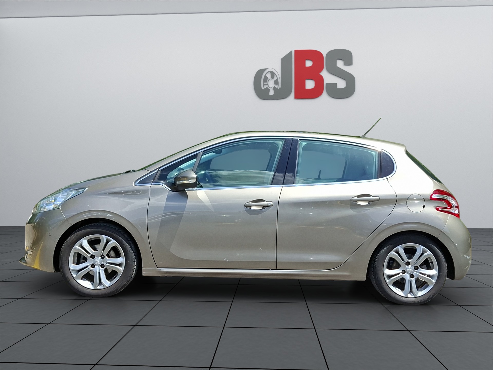 PEUGEOT 208 1.6 VTI Allure-image-1