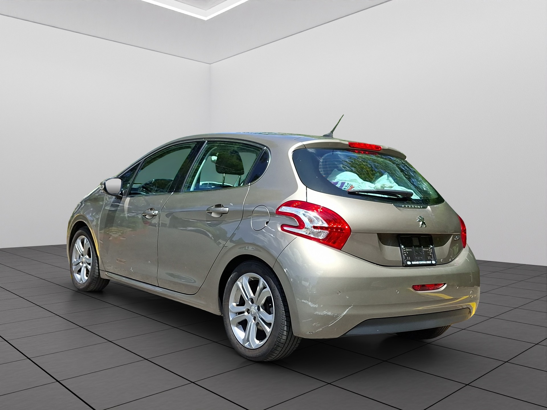 PEUGEOT 208 1.6 VTI Allure-image-5