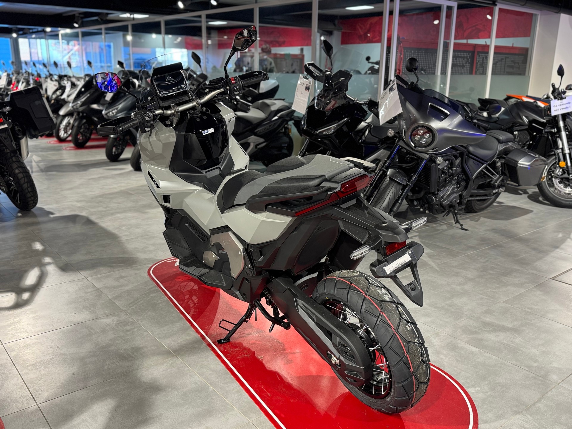 HONDA X-ADV 750-showroom-element-3