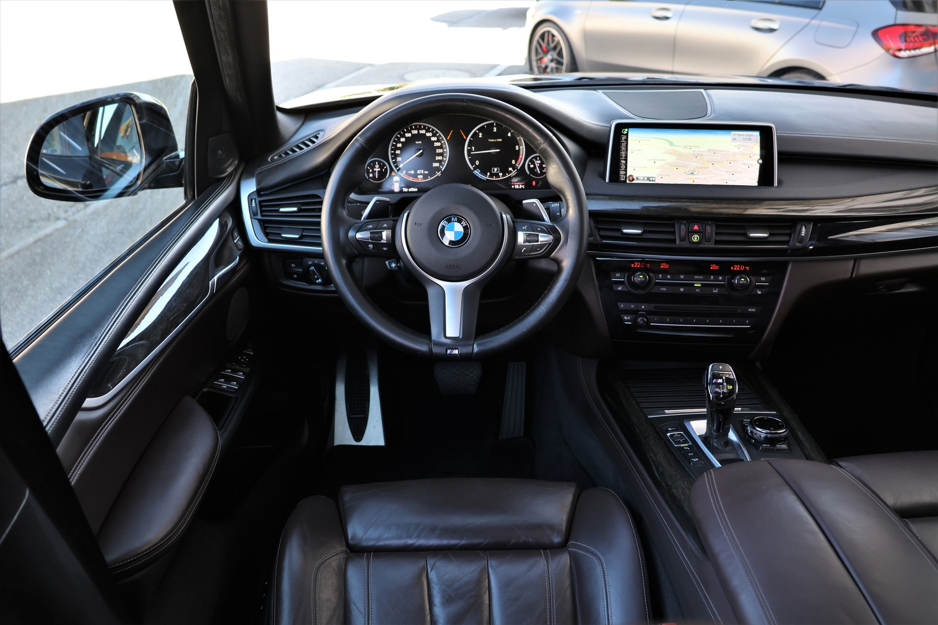 BMW X5 xDrive M50d Steptronic (CH) + 3.5T AHK-image-13