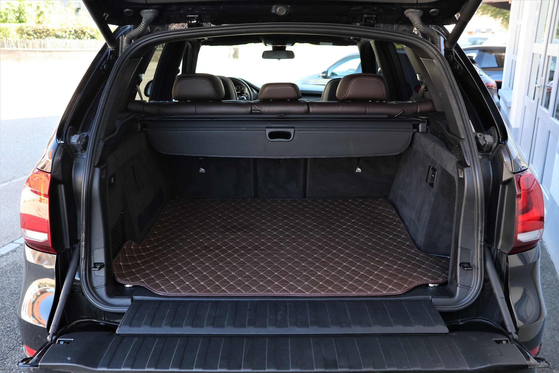 BMW X5 xDrive M50d Steptronic (CH) + 3.5T AHK-image-18