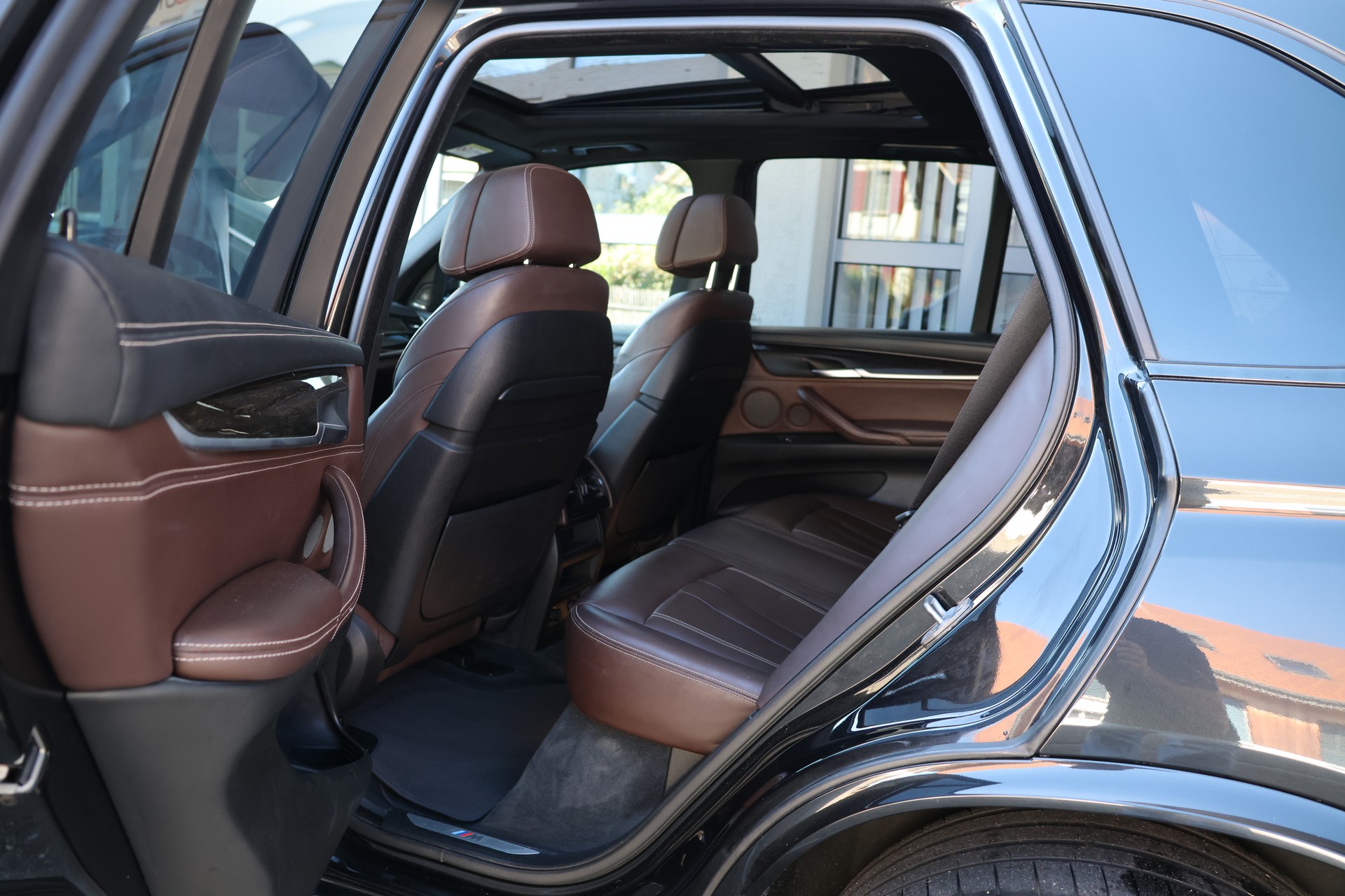 BMW X5 xDrive M50d Steptronic (CH) + 3.5T AHK-image-12