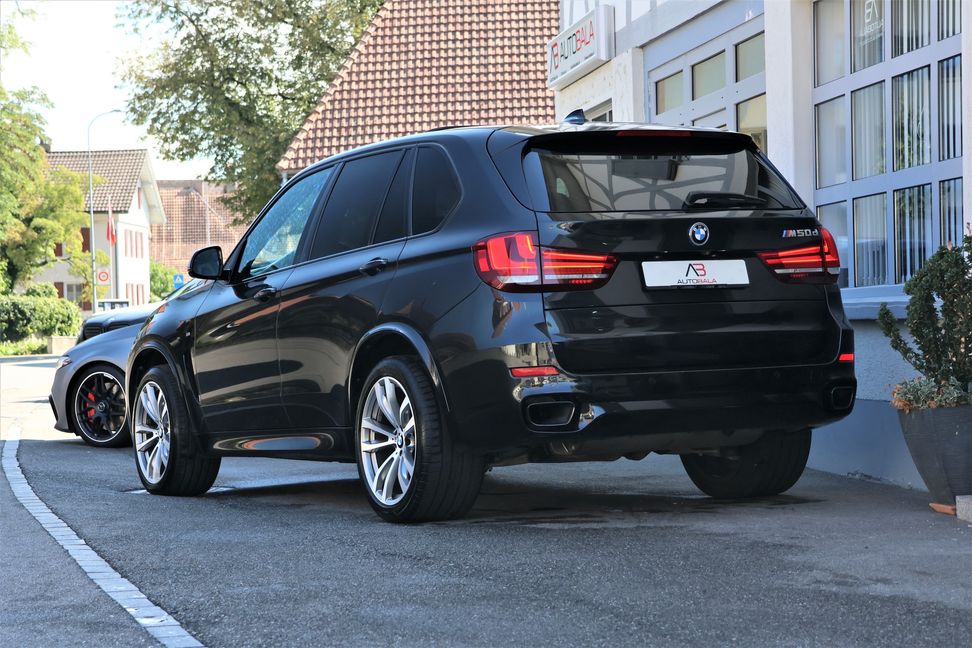 BMW X5 xDrive M50d Steptronic (CH) + 3.5T AHK-image-2