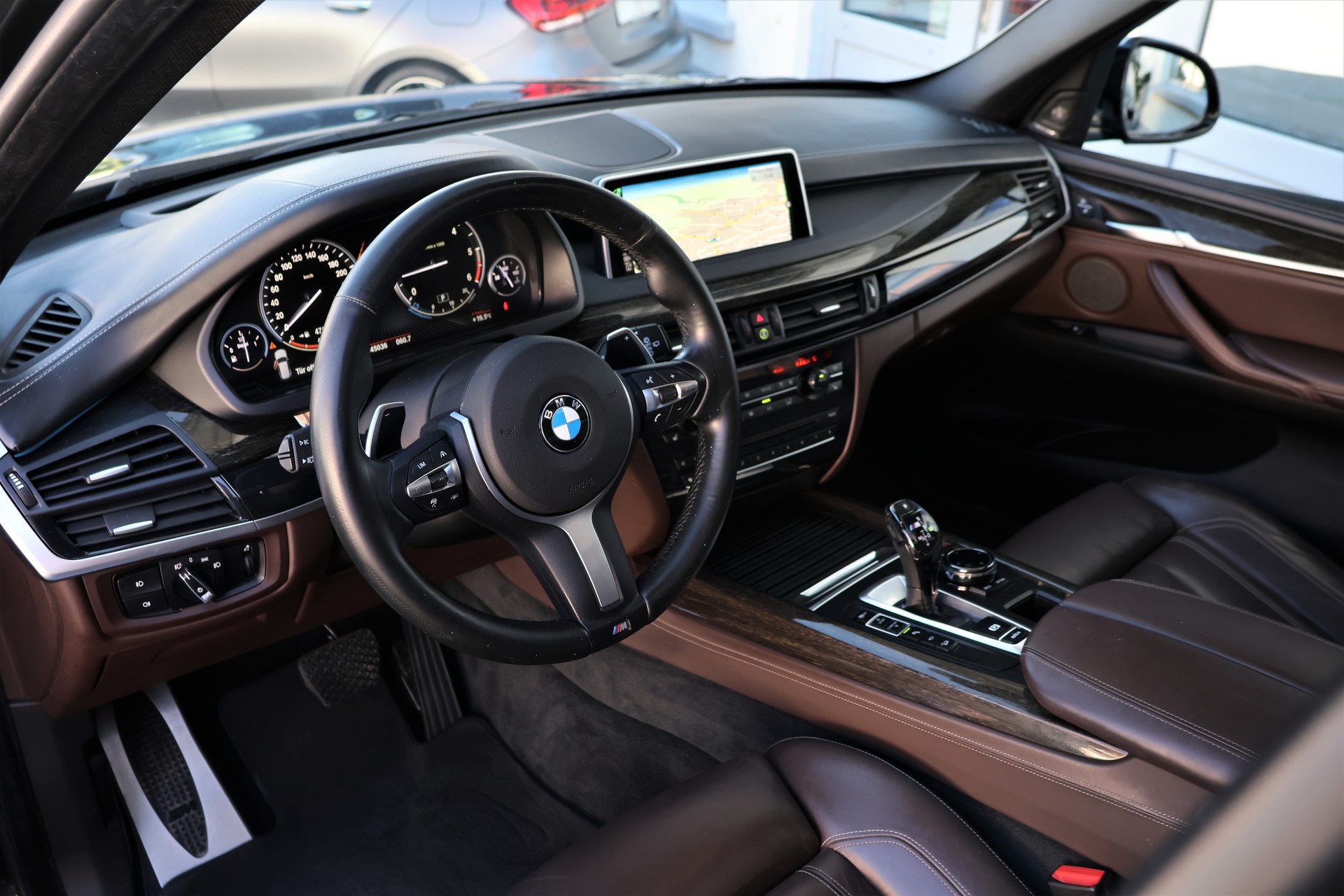 BMW X5 xDrive M50d Steptronic (CH) + 3.5T AHK-image-9