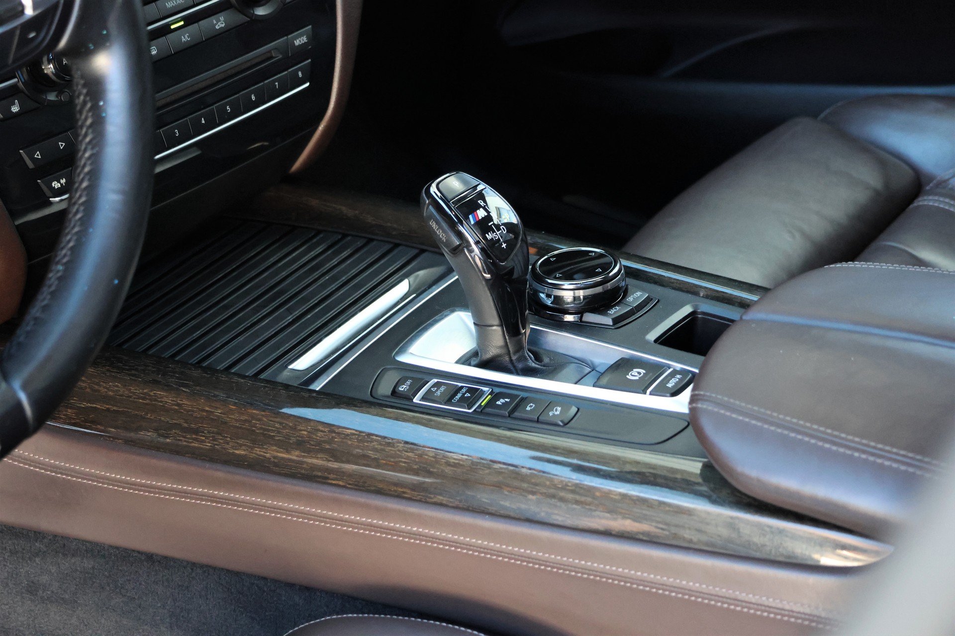 BMW X5 xDrive M50d Steptronic (CH) + 3.5T AHK-image-10