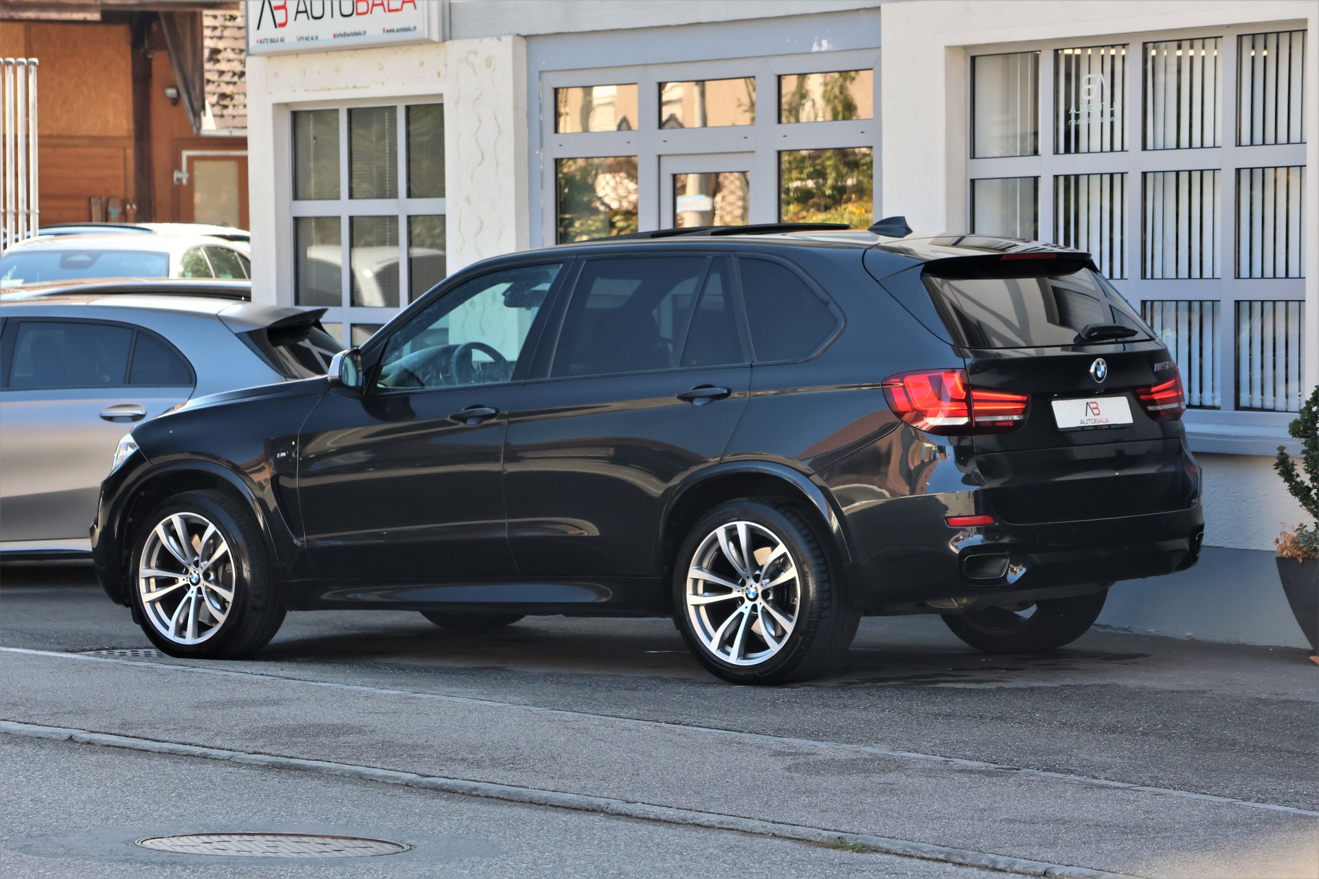 BMW X5 xDrive M50d Steptronic (CH) + 3.5T AHK-image-4