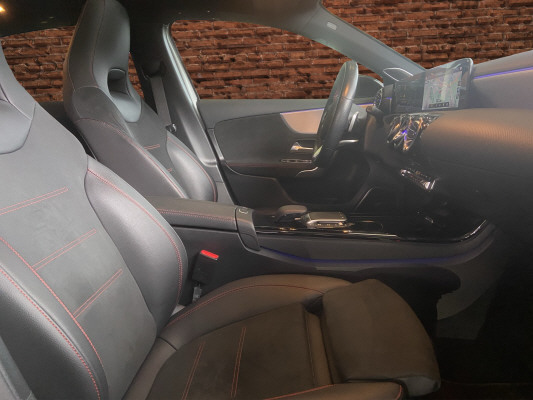 MERCEDES-BENZ A 250 AMG Line 4Matic-image-11