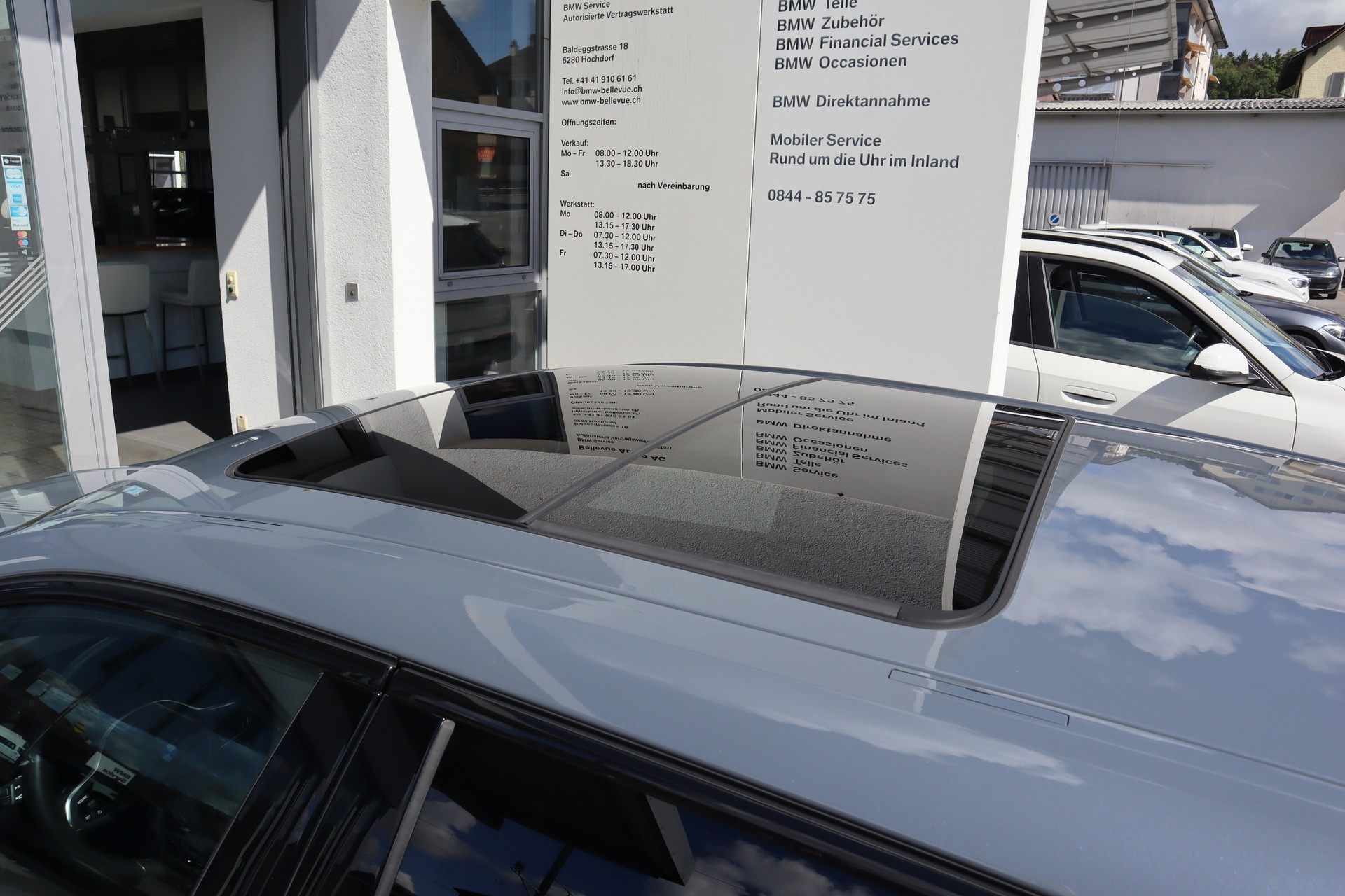 BMW 120d xDrive M Sportpaket Panoramaglasdach 4x4 Euro6-image-13