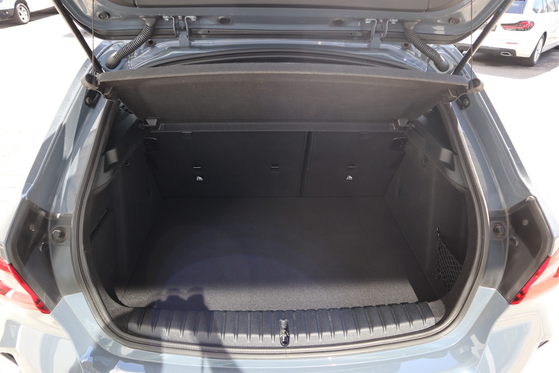 BMW 120d xDrive M Sportpaket Panoramaglasdach 4x4 Euro6-image-14