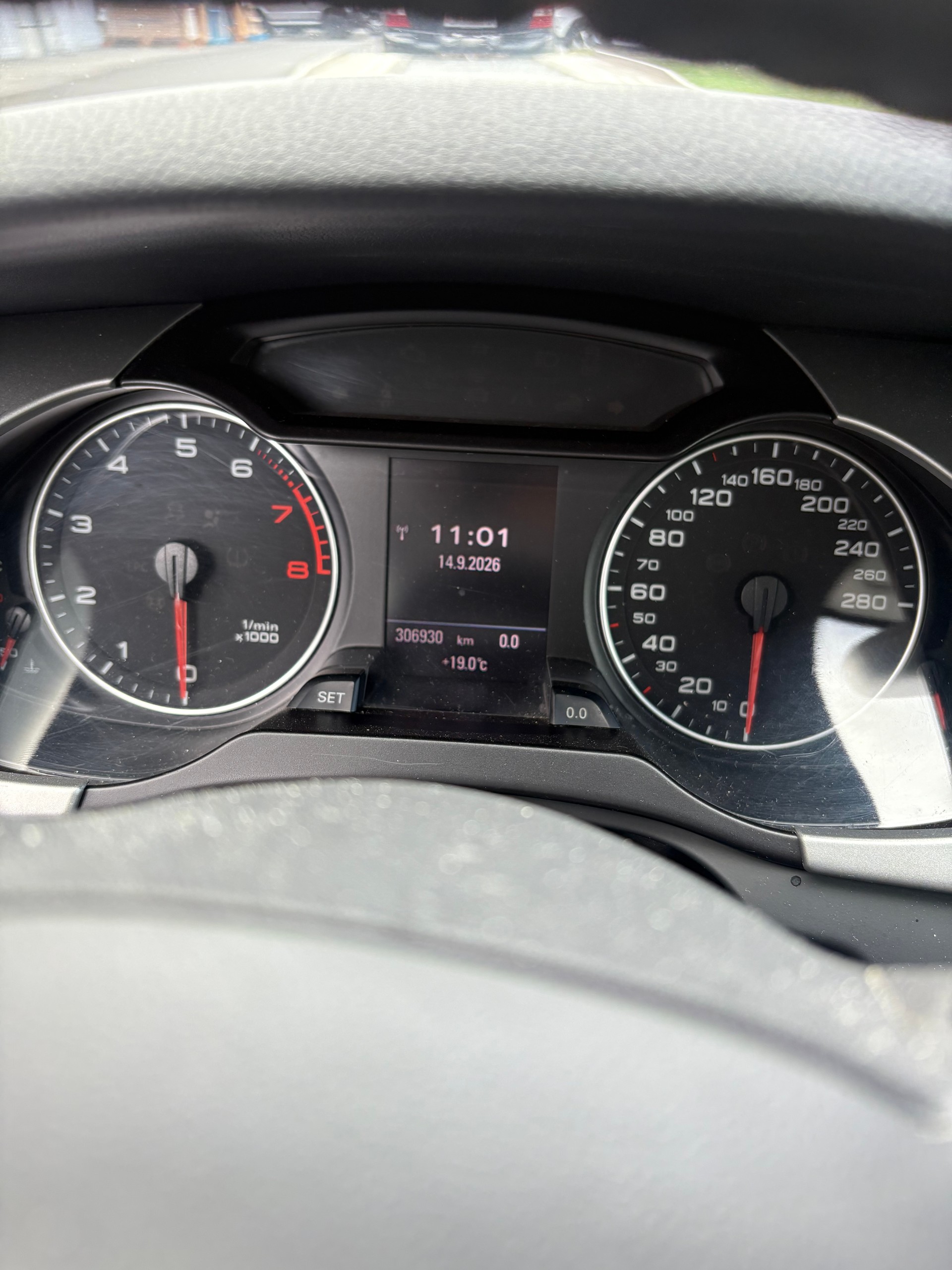 AUDI A4 Limousine 2.0 TFSI Style multitronic-image-5