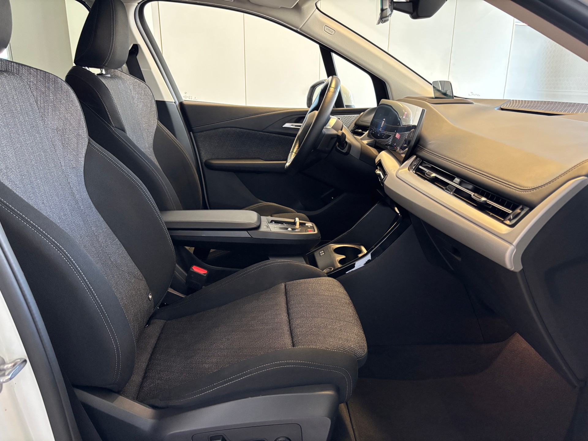 BMW 218d Active Tourer DKG-image-8