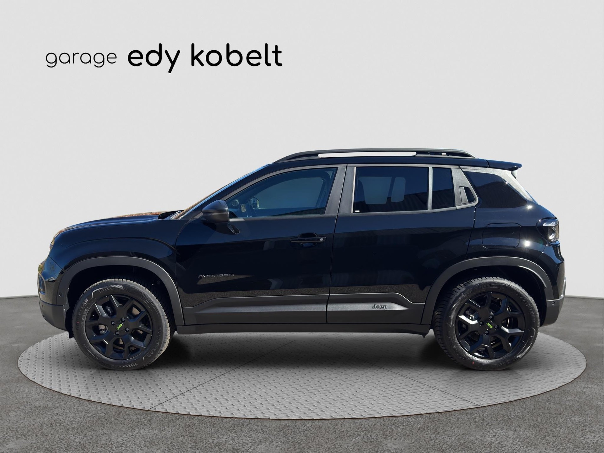 JEEP Avenger 1.2 MHEV Overland 4xe-image-1