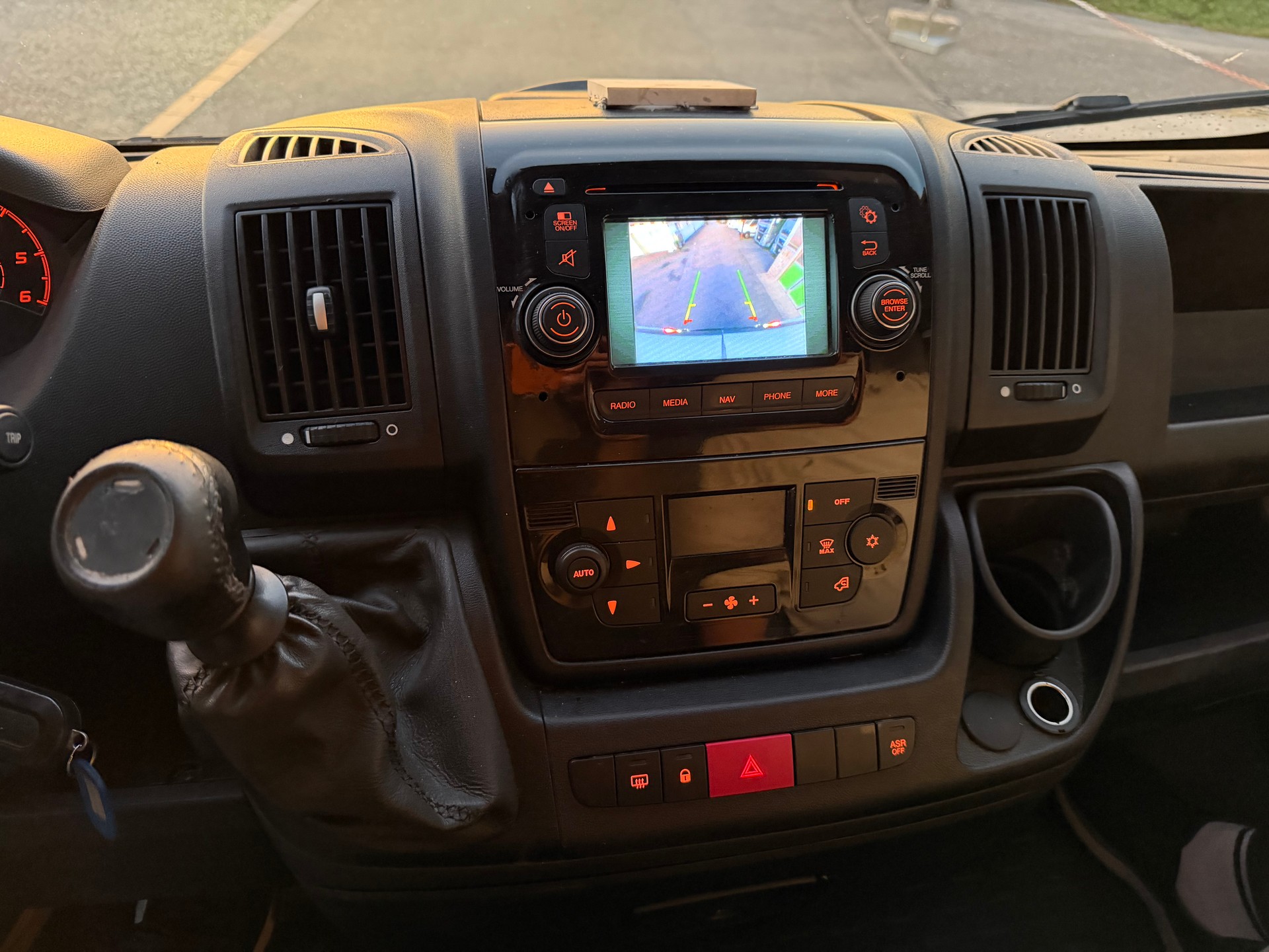 PEUGEOT Boxer 2.2 HDI 333 Active L2H2-image-5