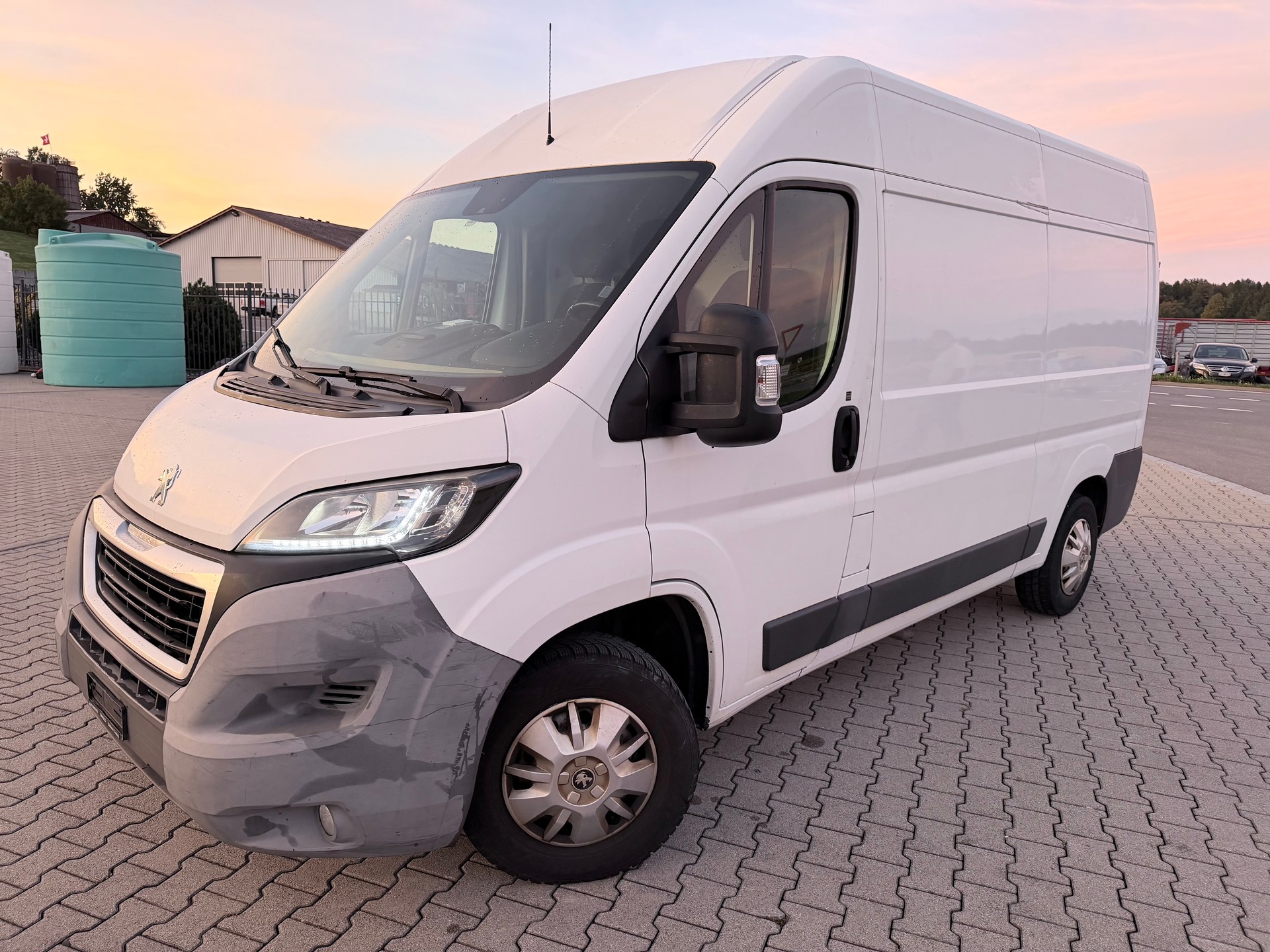 PEUGEOT Boxer 2.2 HDI 333 Active L2H2-image-0